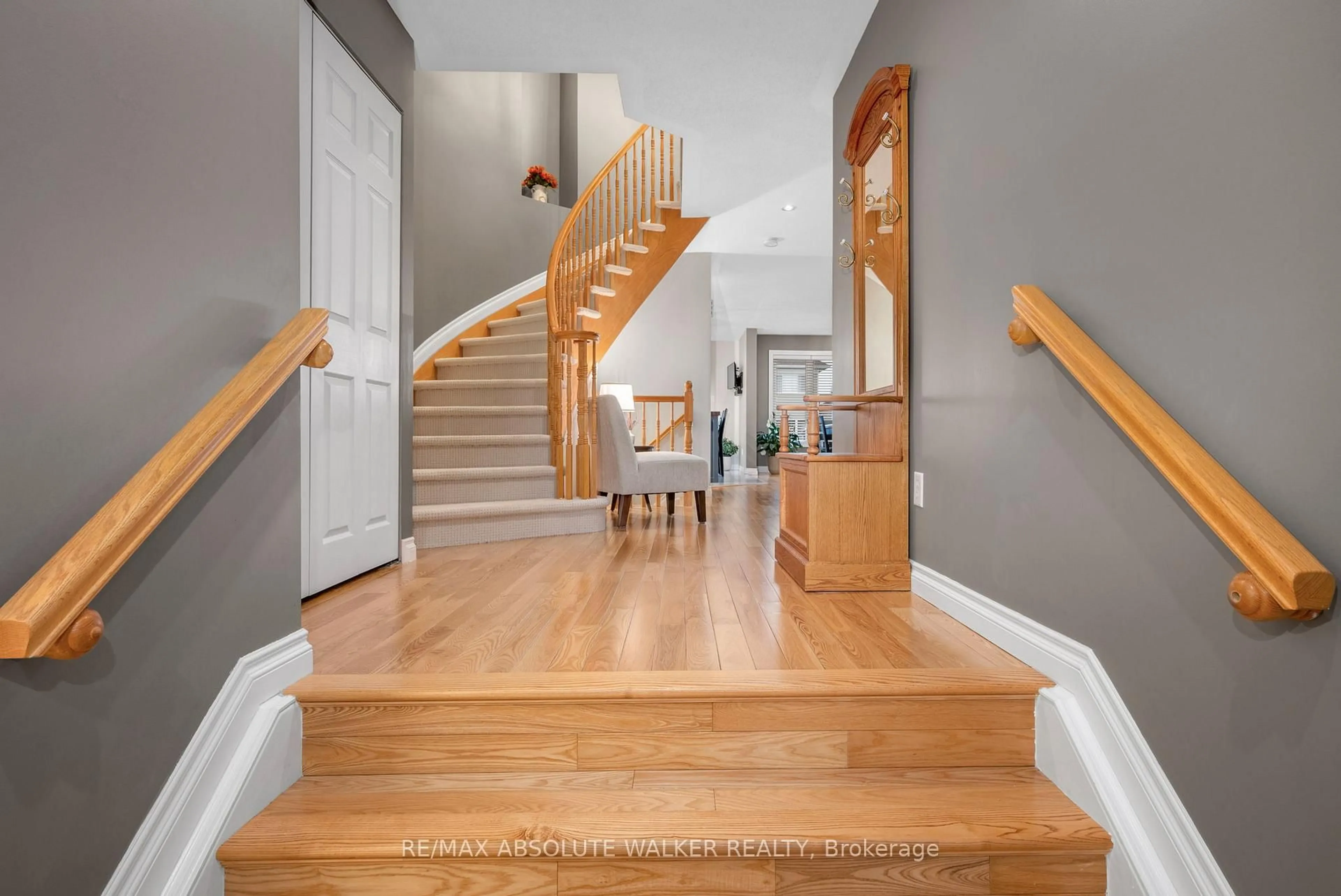 Unknown for 713 Carmella Cres, Orleans Ontario K4A 4V9