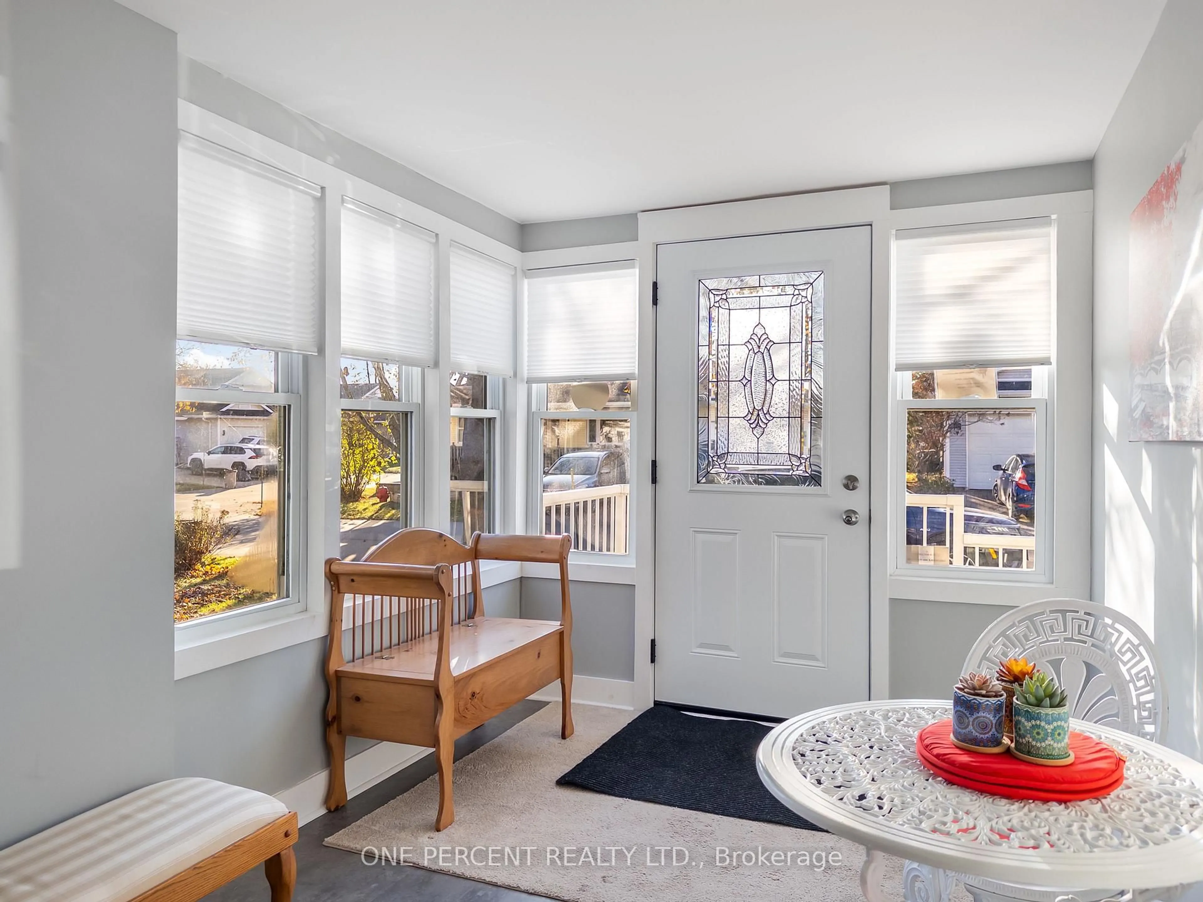 Indoor entryway for 22 HERITAGE Dr, Prince Edward County Ontario K0K 3L0