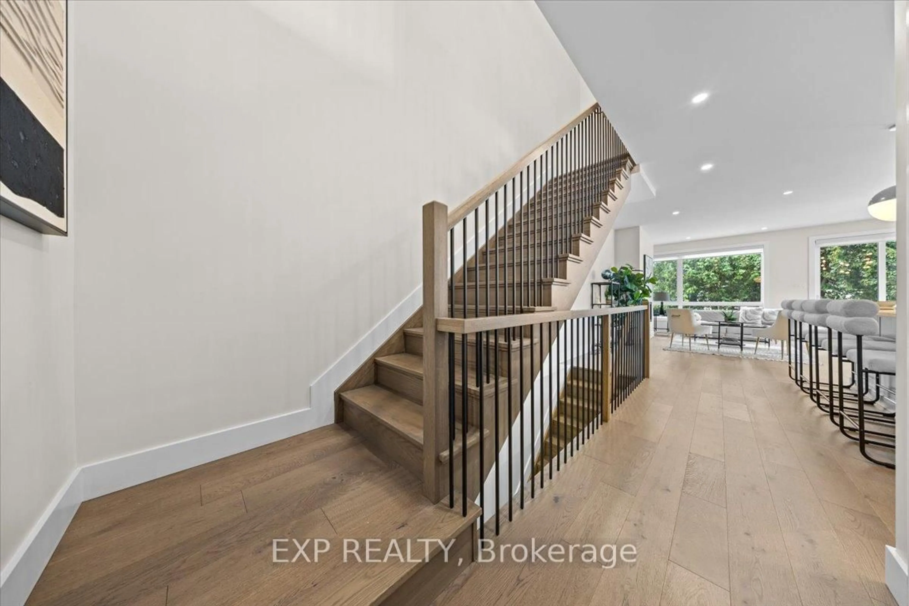 Indoor entryway for 71 King George St, Ottawa Ontario K1K 1V4