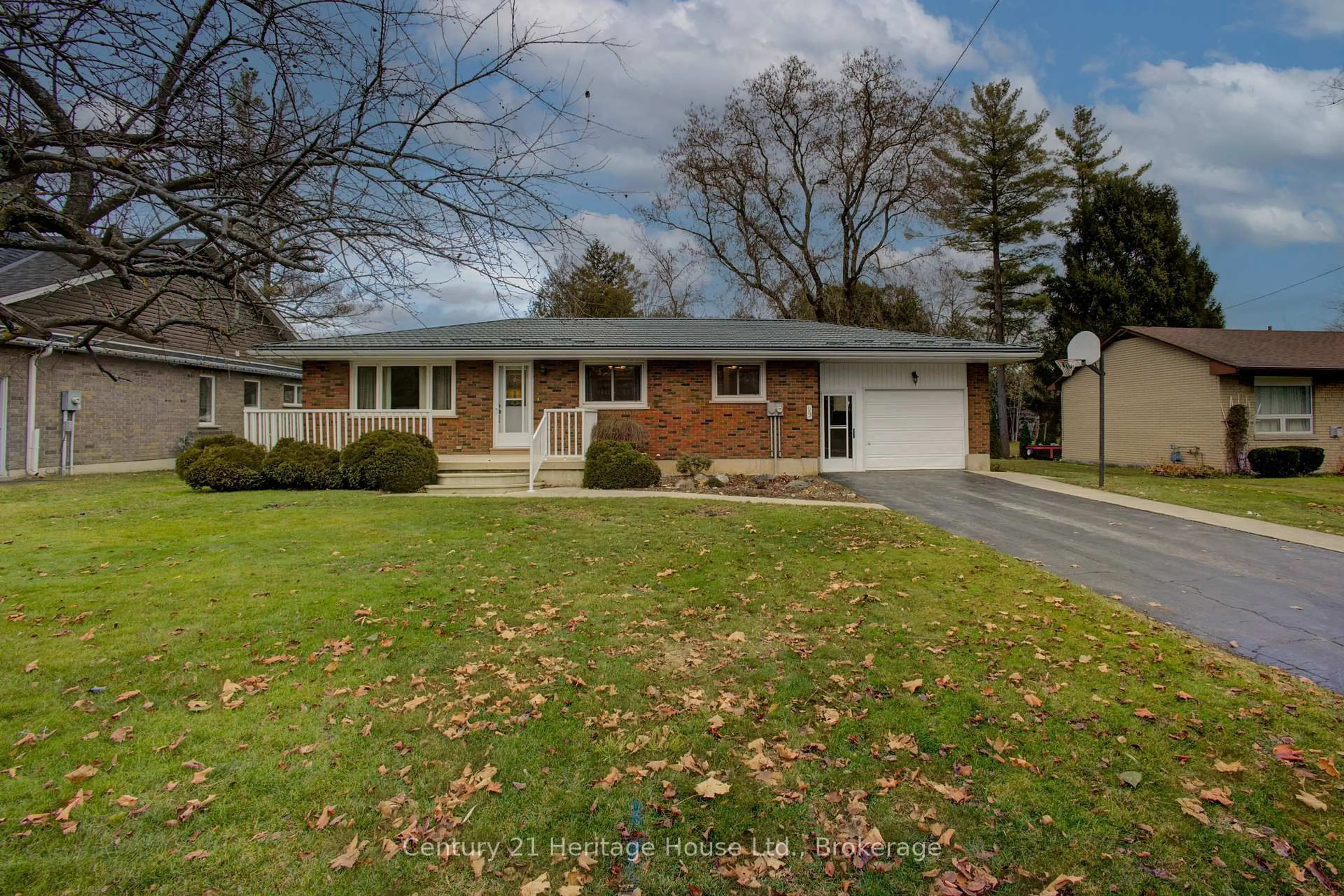 Home with vinyl exterior material, street for 175 Cross St, West Grey Ontario N0G 1R0