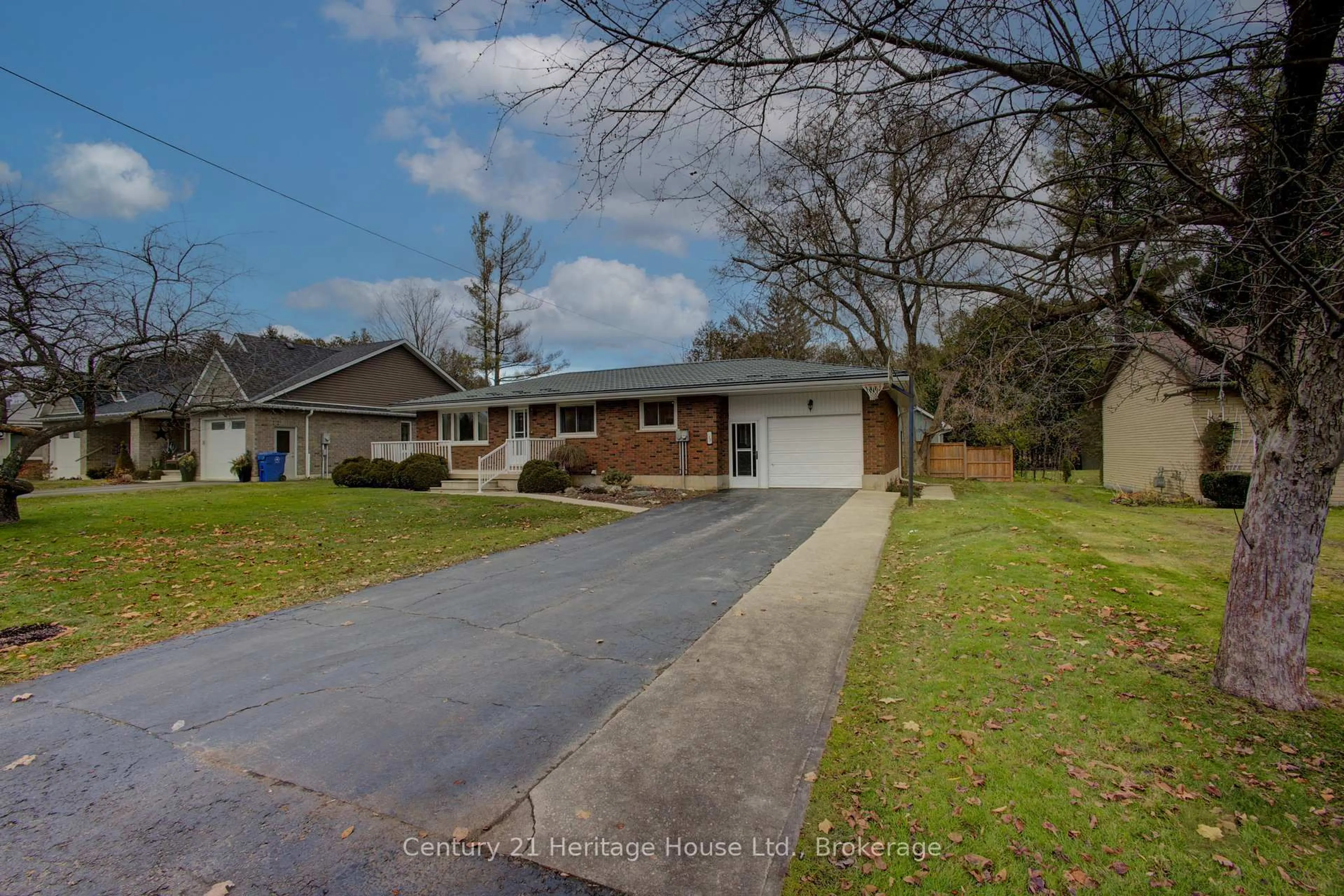A pic from outside/outdoor area/front of a property/back of a property/a pic from drone, street for 175 Cross St, West Grey Ontario N0G 1R0