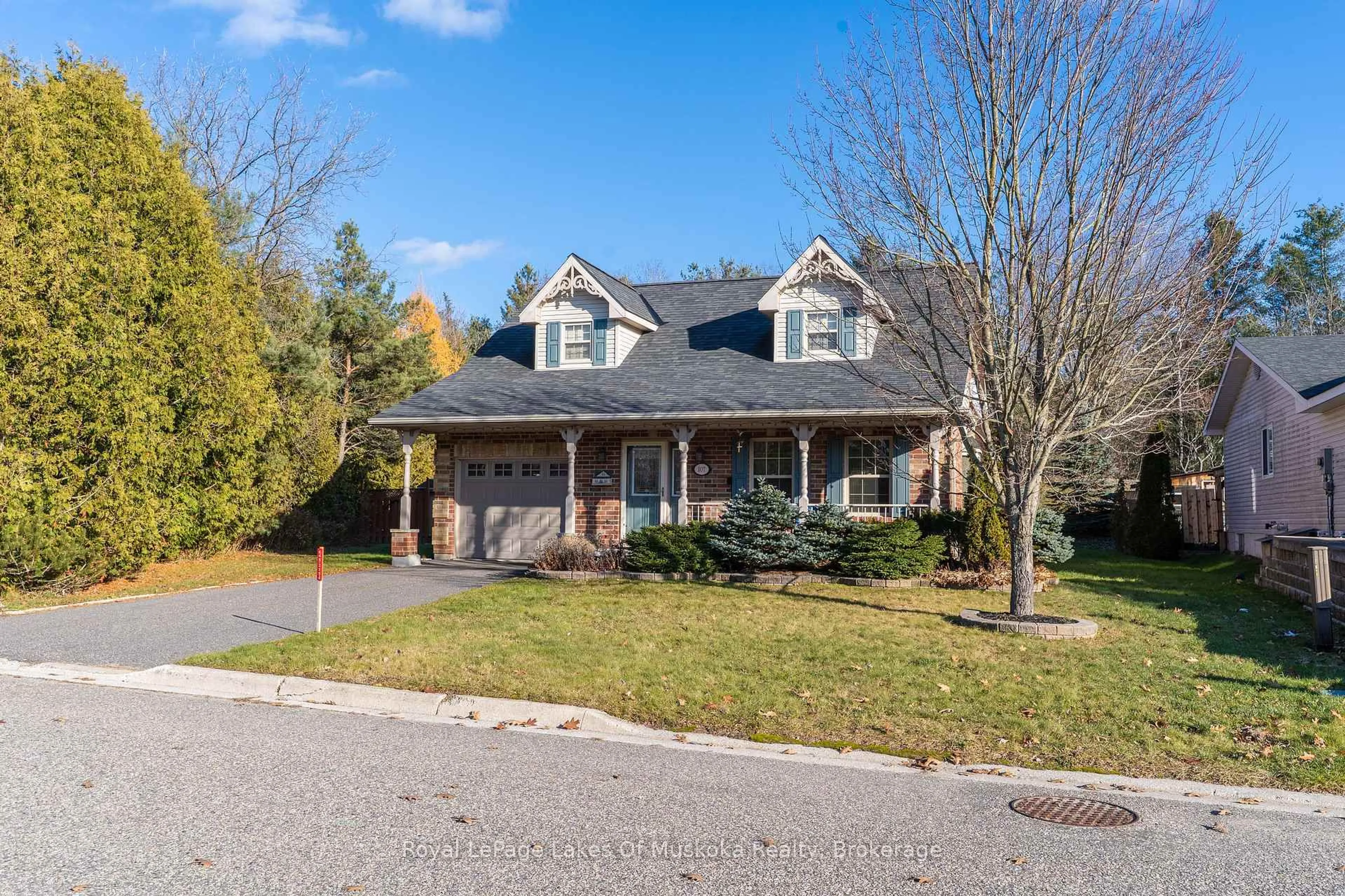 Home with brick exterior material, street for 107 Milton St, Bracebridge Ontario P1L 2G4