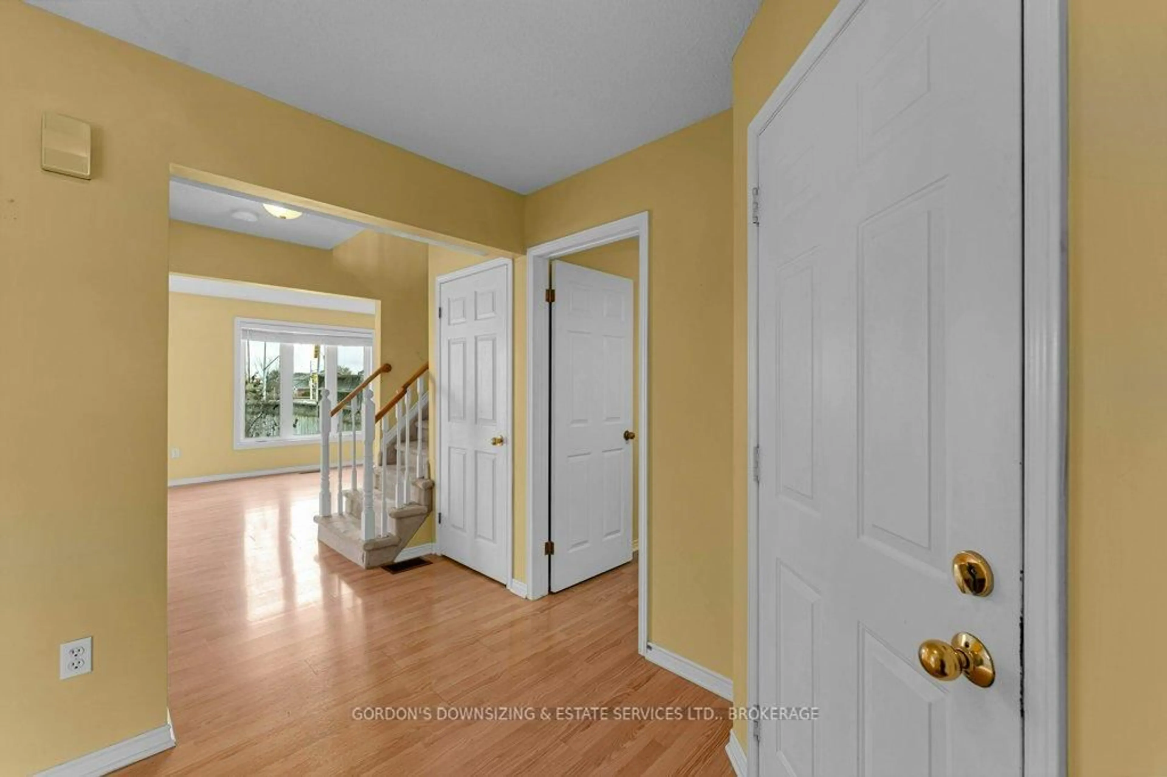 Indoor entryway for 474 Evangeline Ave, Kingston Ontario K7M 8V7