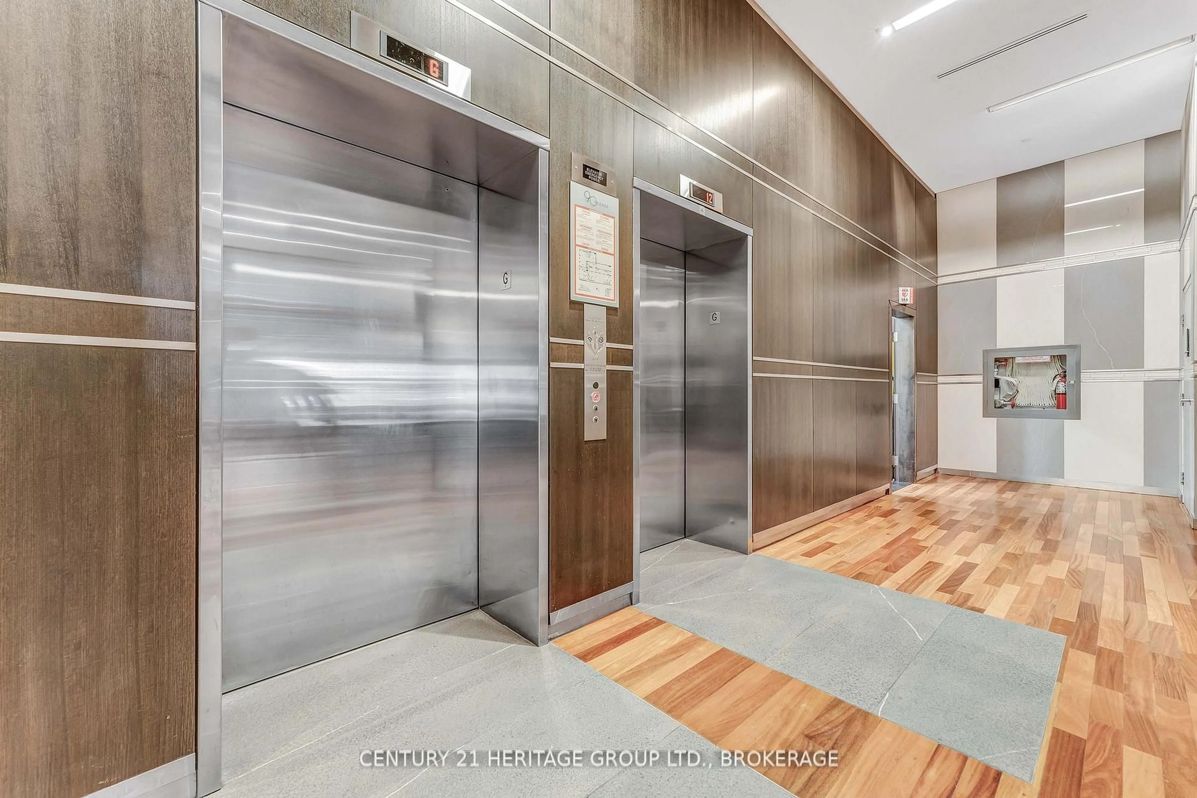 Indoor foyer for 90 George St #1103, Ottawa Ontario K1N 0A8