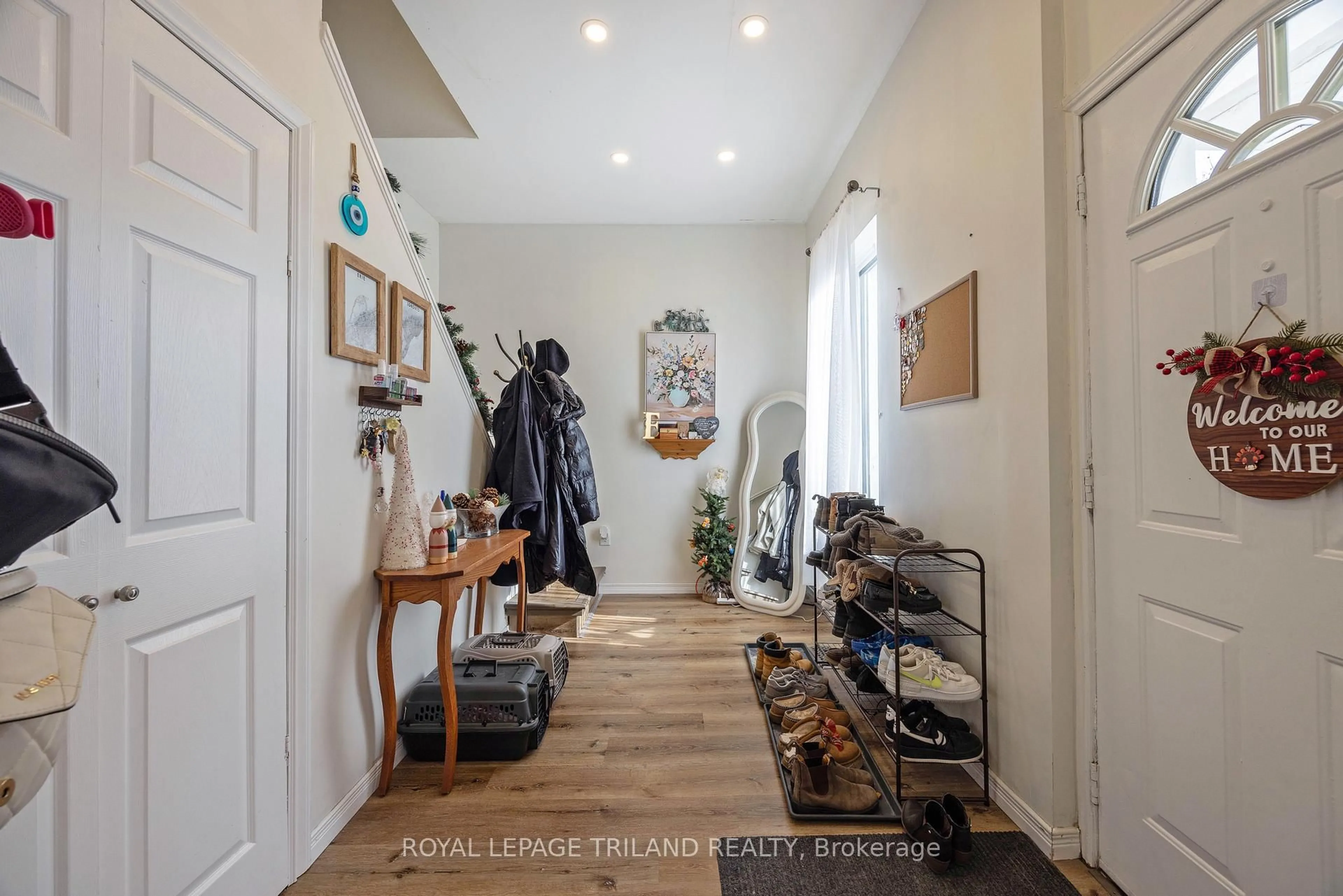 Indoor entryway for 101 Malakoff St, St. Thomas Ontario N5P 1M5