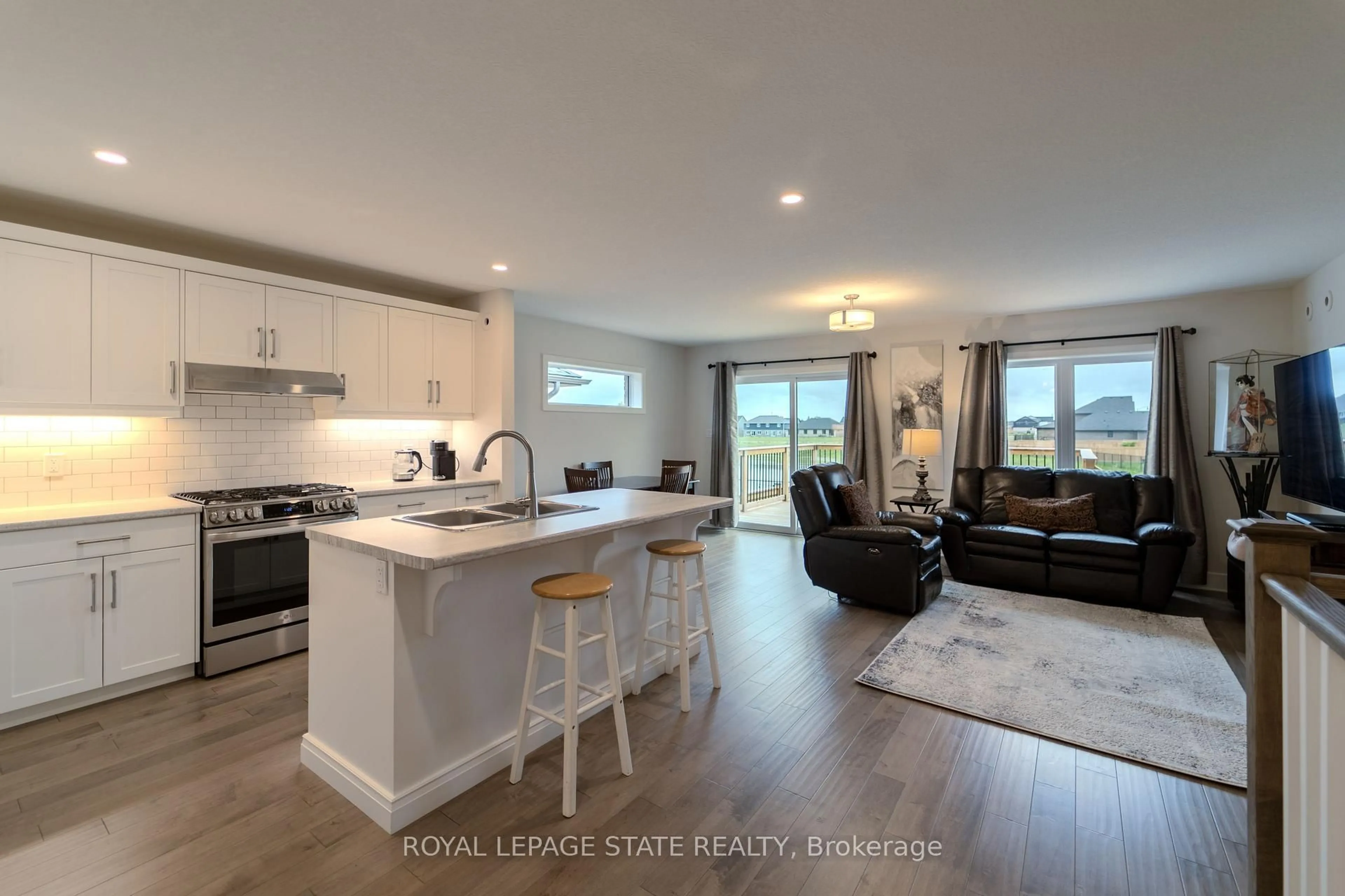 Open concept kitchen, unknown for 8 Harlequin Crt, St. Thomas Ontario N5R 0L5