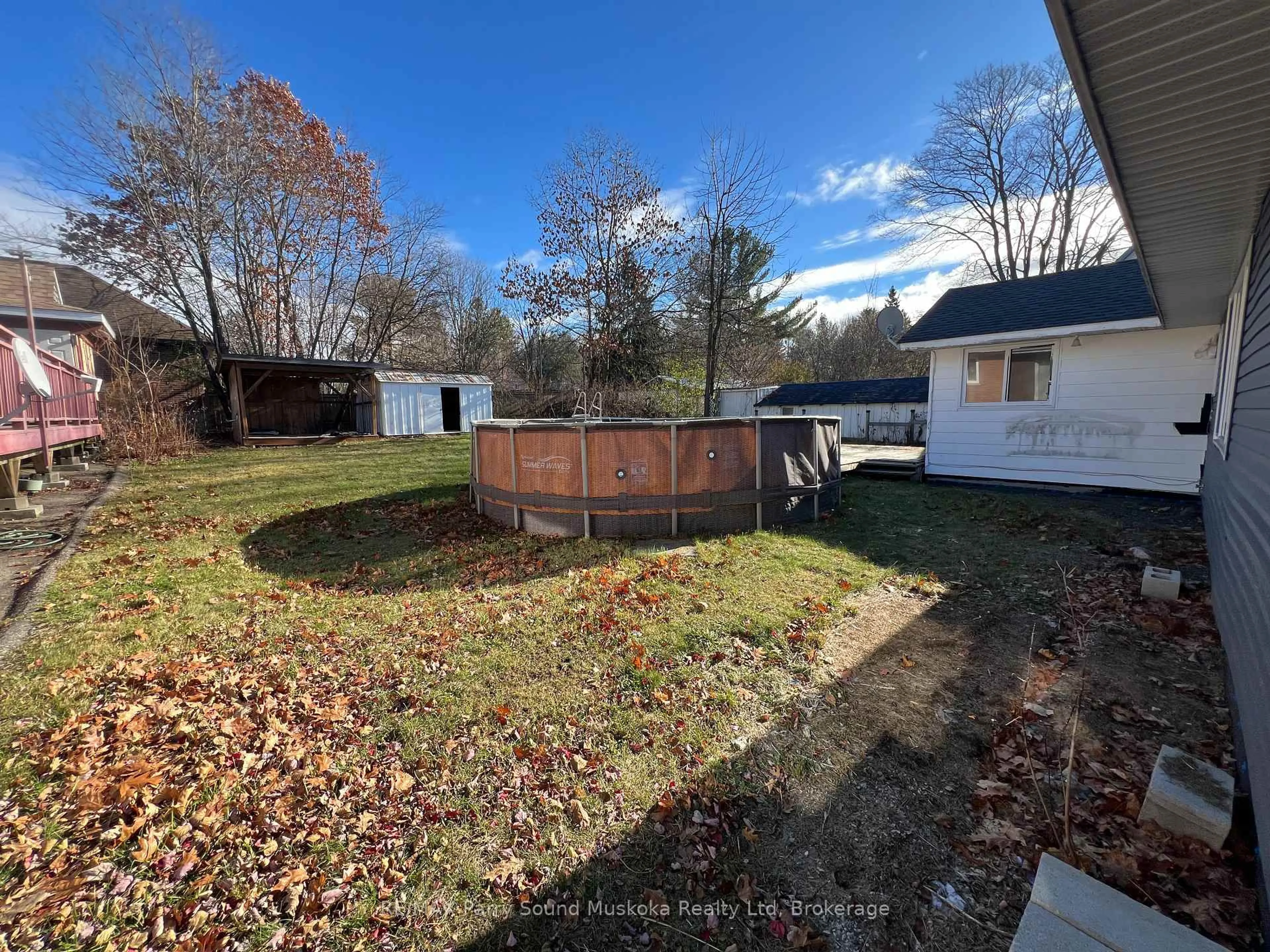 A pic from outside/outdoor area/front of a property/back of a property/a pic from drone, water/lake/river/ocean view for 119 Gibson St, Parry Sound Ontario P2A 1X6