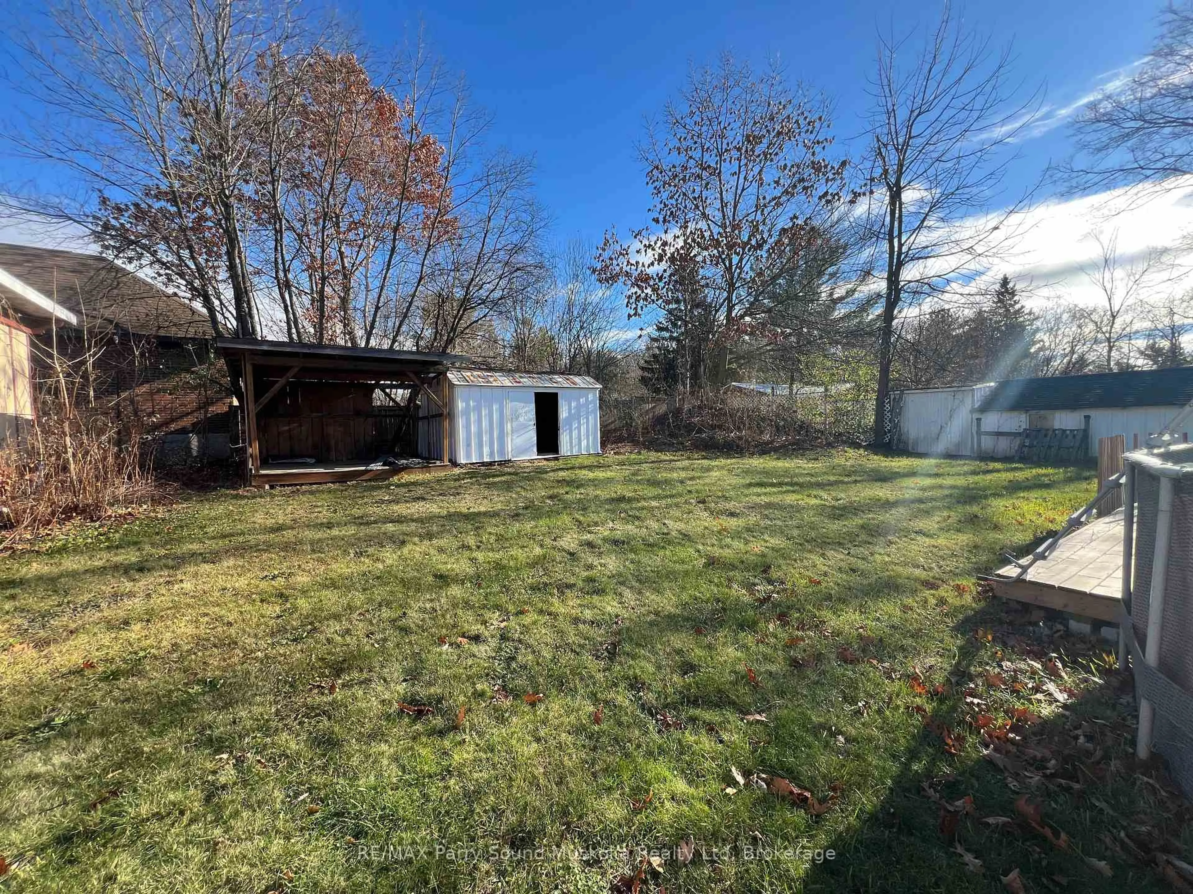 Shed for 119 Gibson St, Parry Sound Ontario P2A 1X6