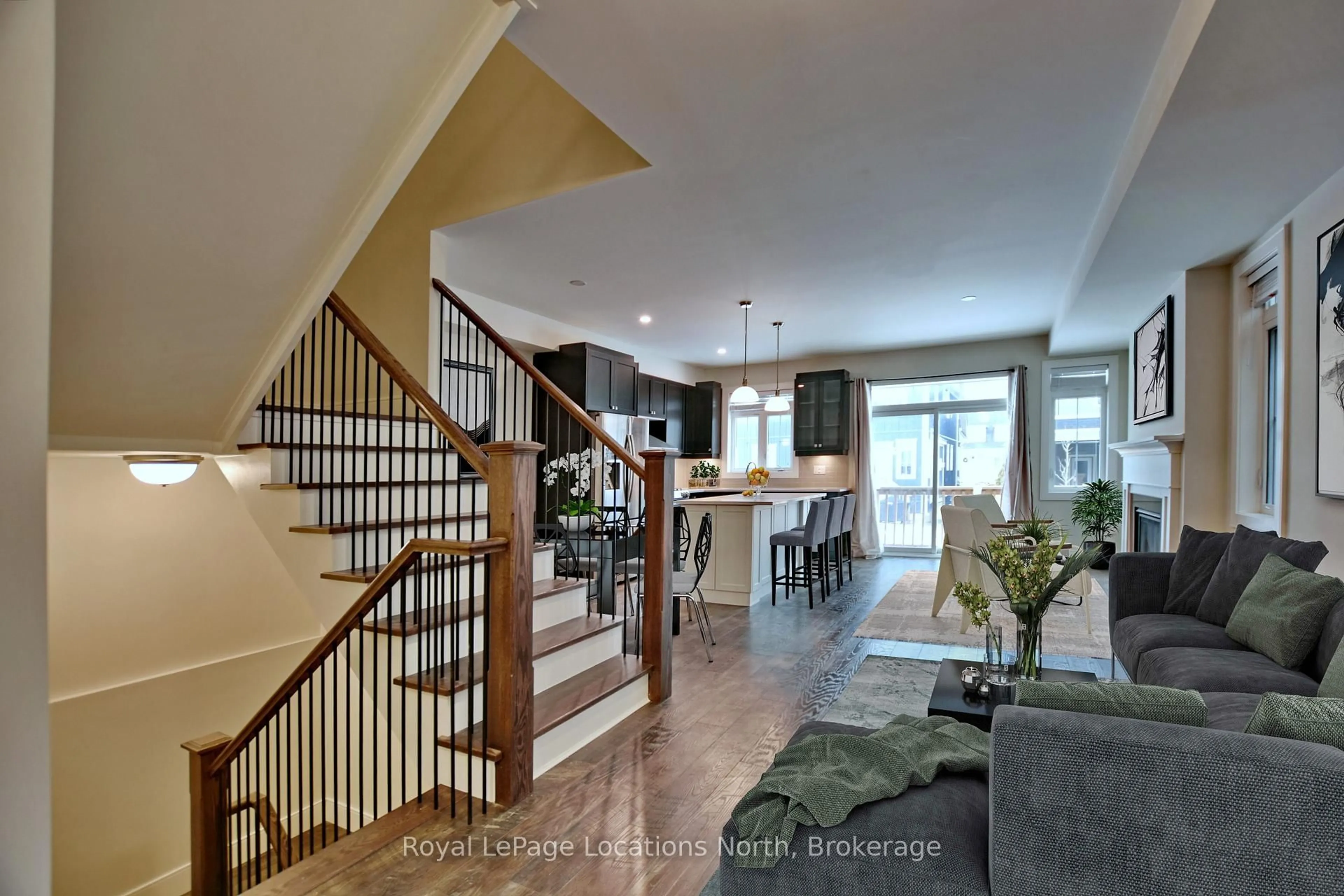 Open concept kitchen, unknown for 185 Yellow Birch Cres, Blue Mountains Ontario L9Y 0Z3