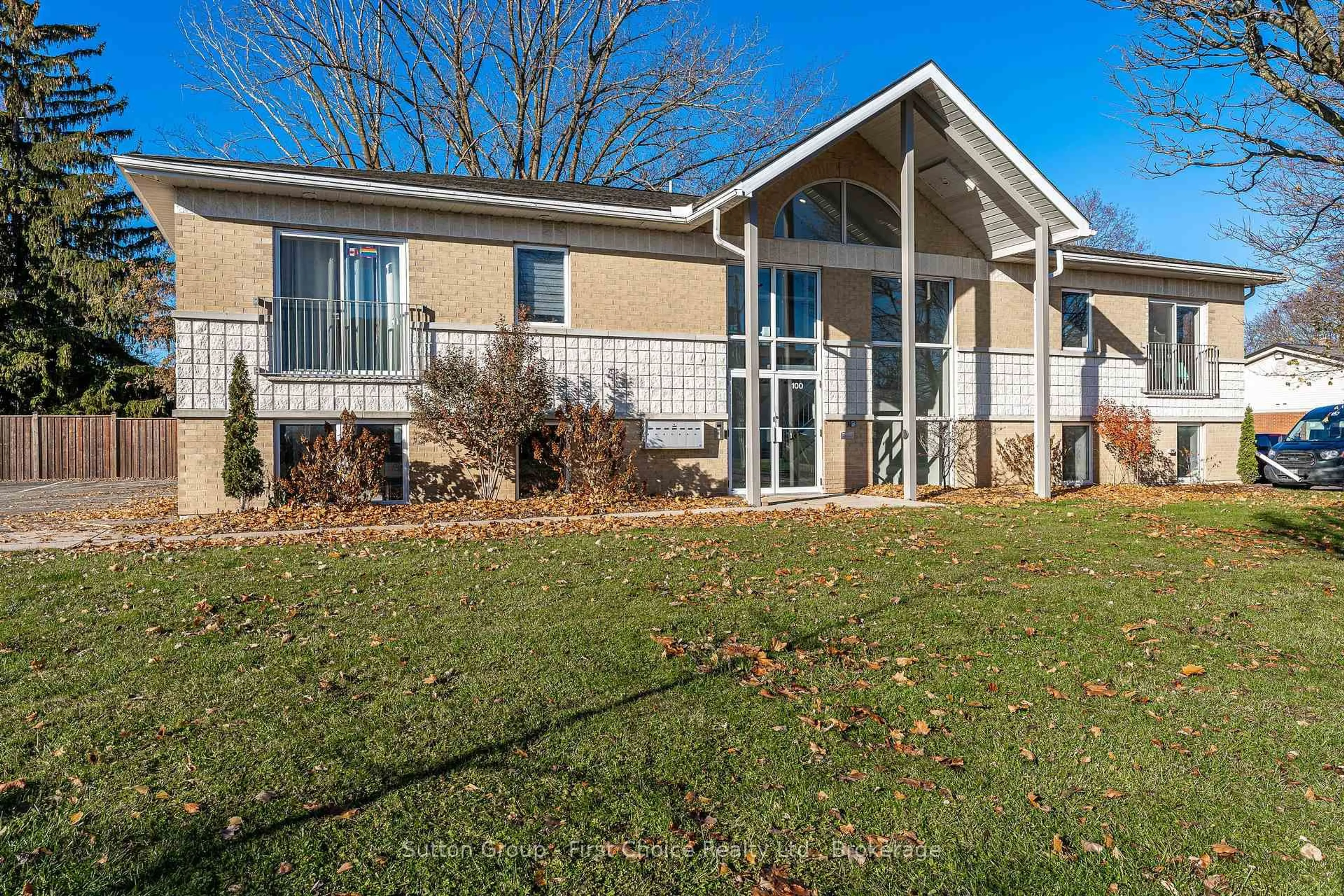 Home with vinyl exterior material, water/lake/river/ocean view for 100 Gordon St #201, Stratford Ontario N5A 7T8