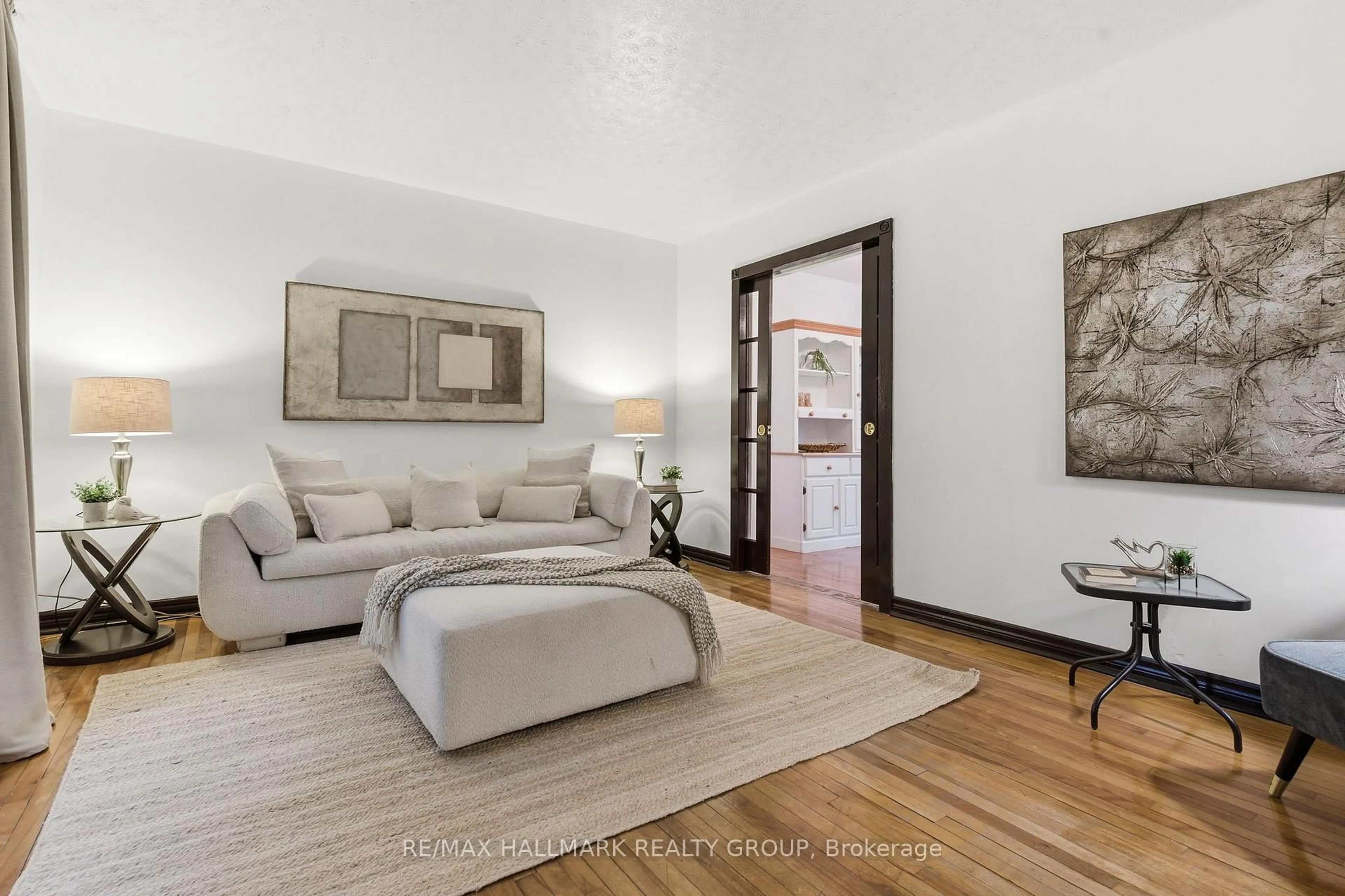 Living room with furniture, unknown for 800 Cummings Ave, Ottawa Ontario K1K 2L2