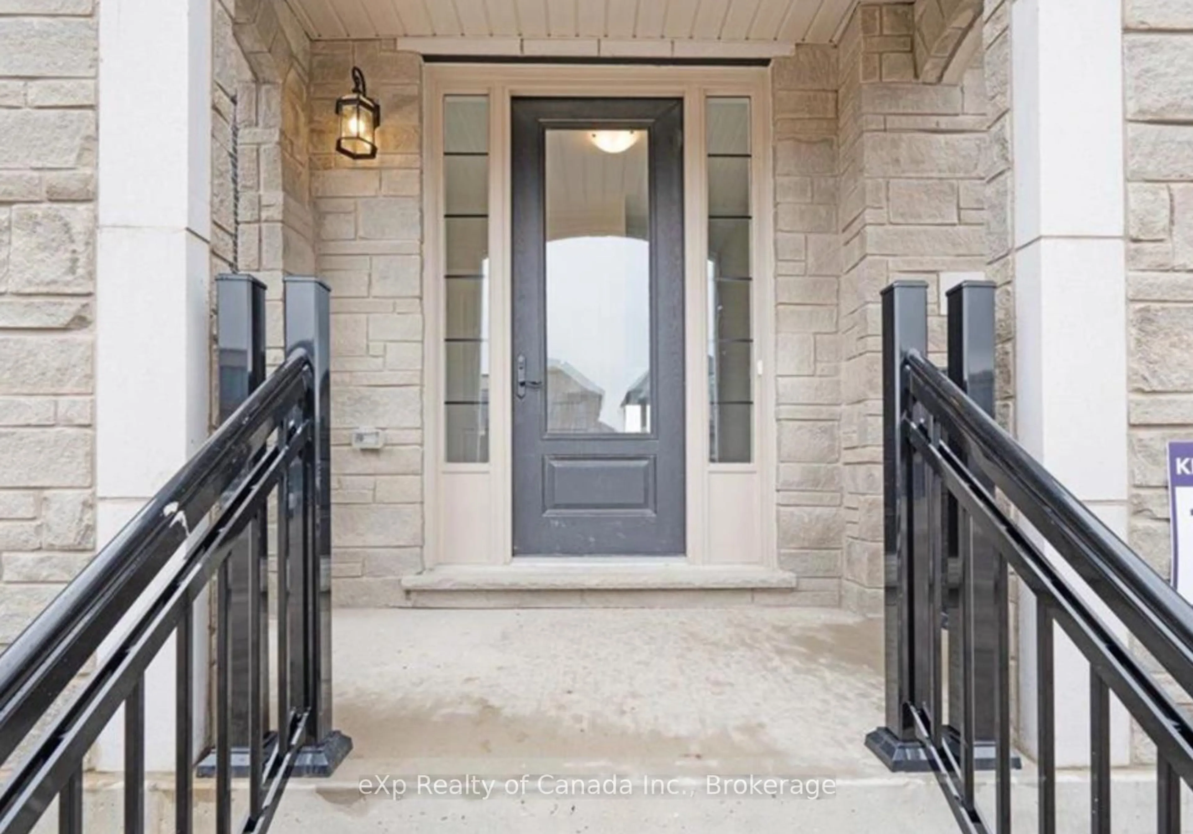 Indoor entryway for 763 Sobeski Ave, Woodstock Ontario N4S 7W2