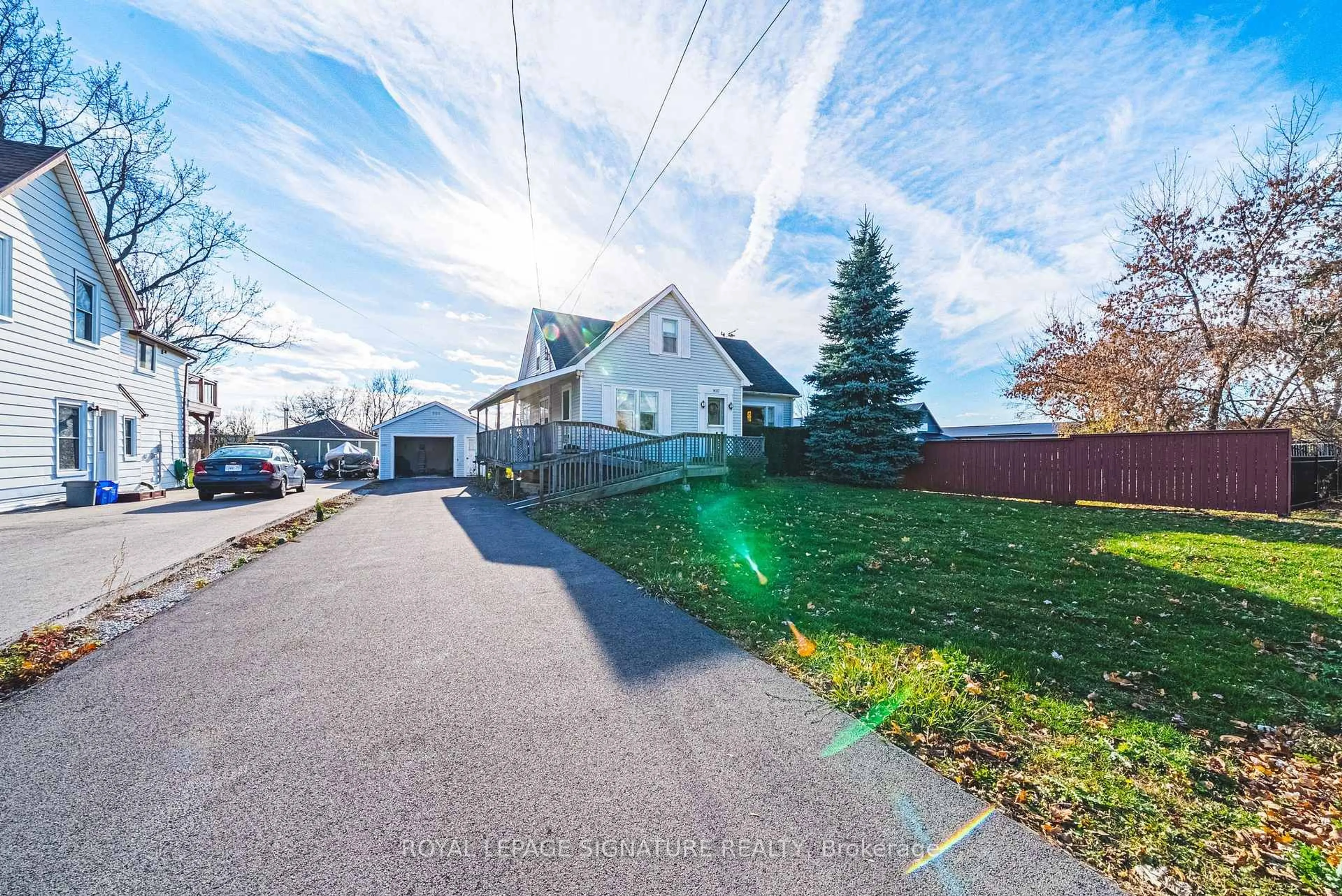 A pic from outside/outdoor area/front of a property/back of a property/a pic from drone, street for 9037 Airport Rd, Hamilton Ontario L0R 1W0