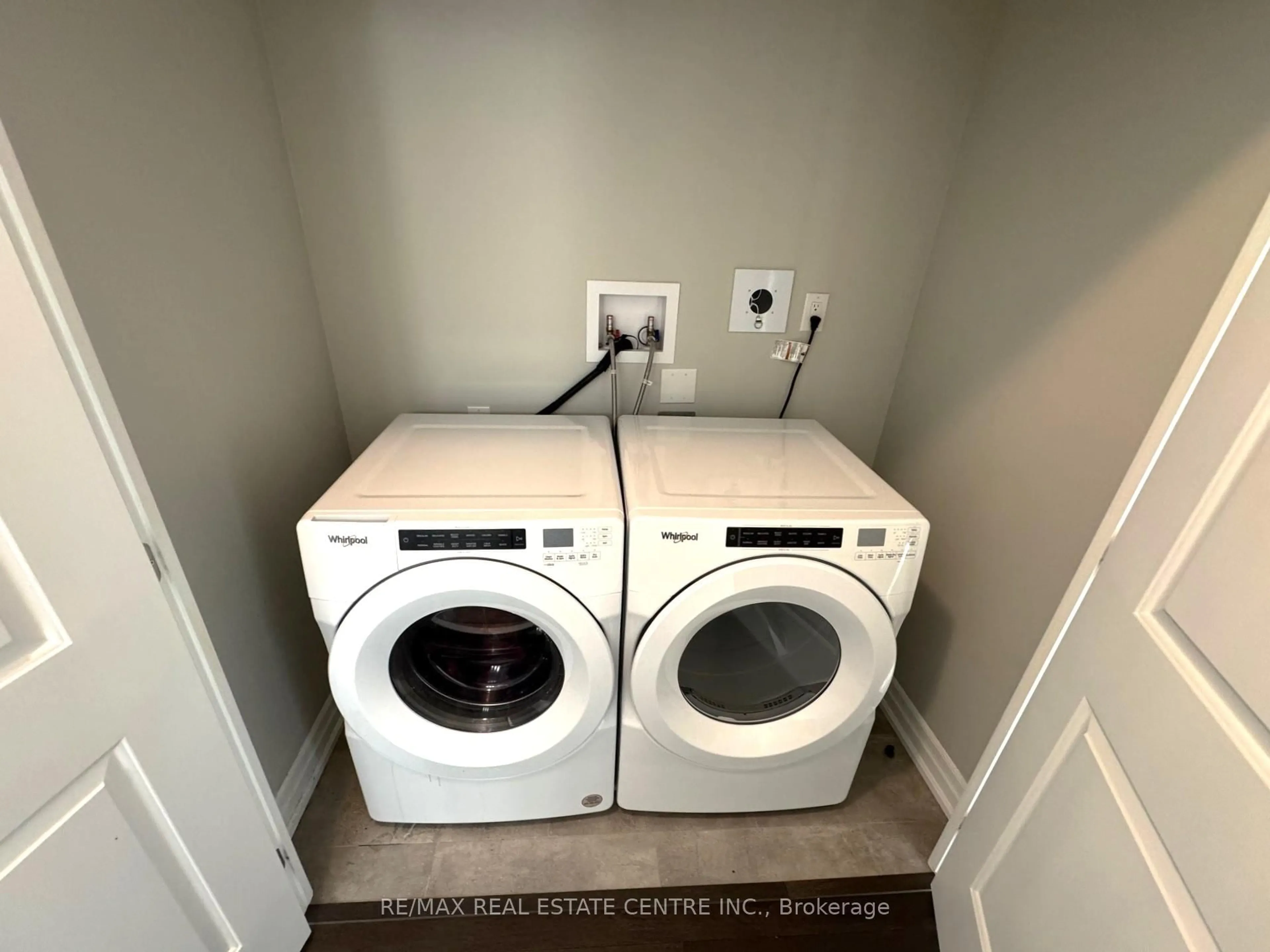 Laundry room for 1880 Gordon St #1003, Guelph Ontario N1L 1G7