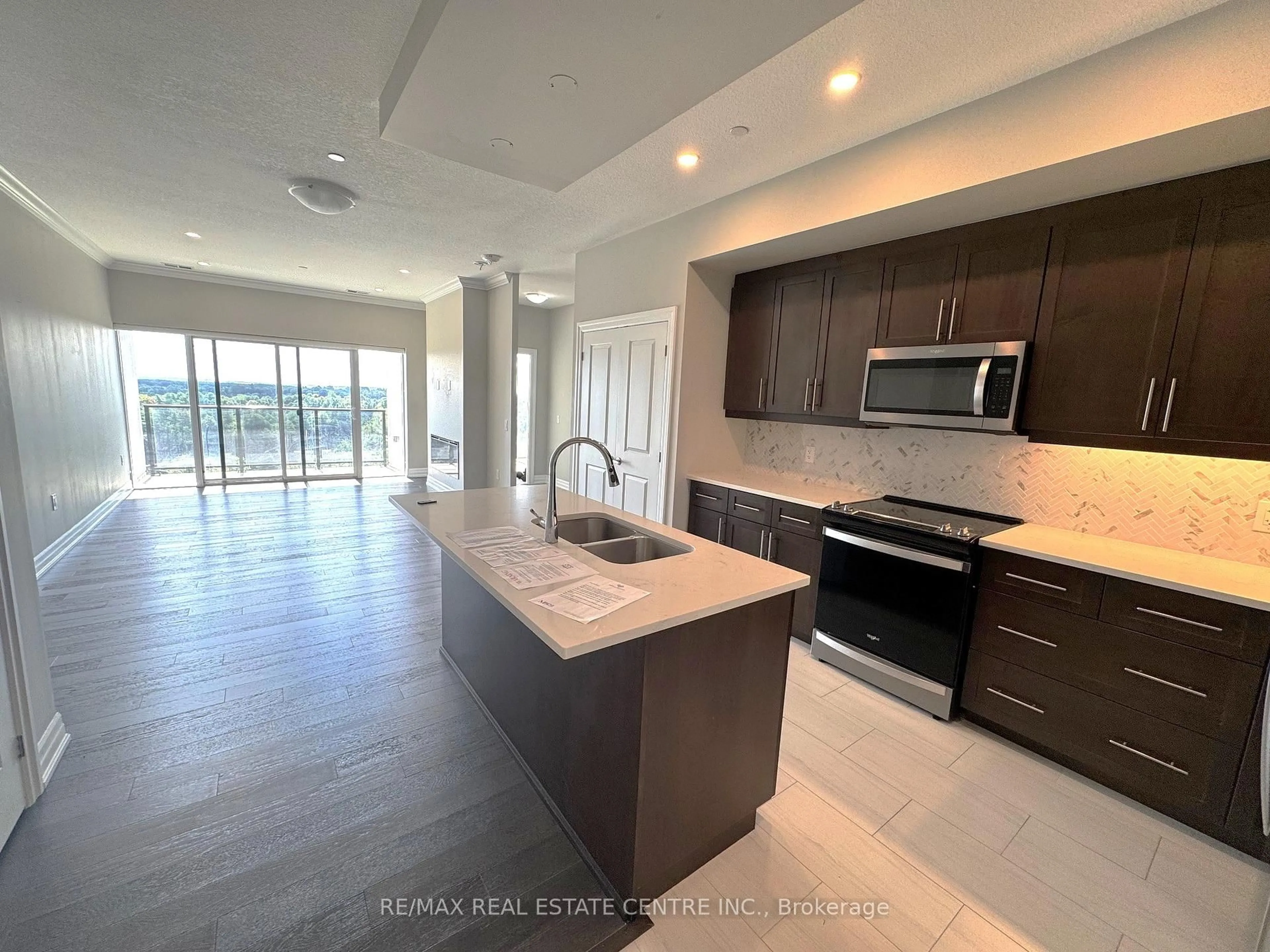 Open concept kitchen, ceramic/tile floor for 1880 Gordon St #1003, Guelph Ontario N1L 1G7