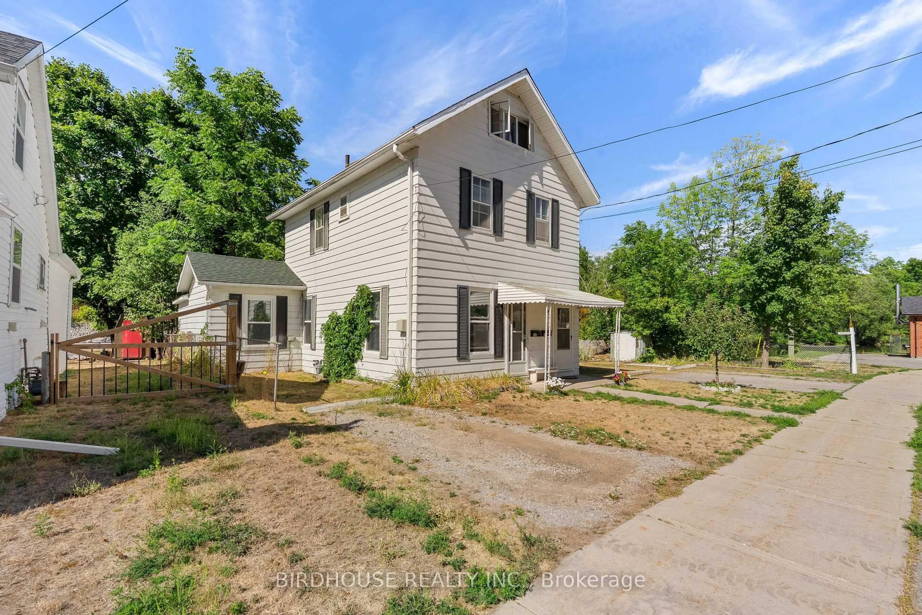 A pic from outside/outdoor area/front of a property/back of a property/a pic from drone, street for 70 Ridout St, Kawartha Lakes Ontario K9V 2B8