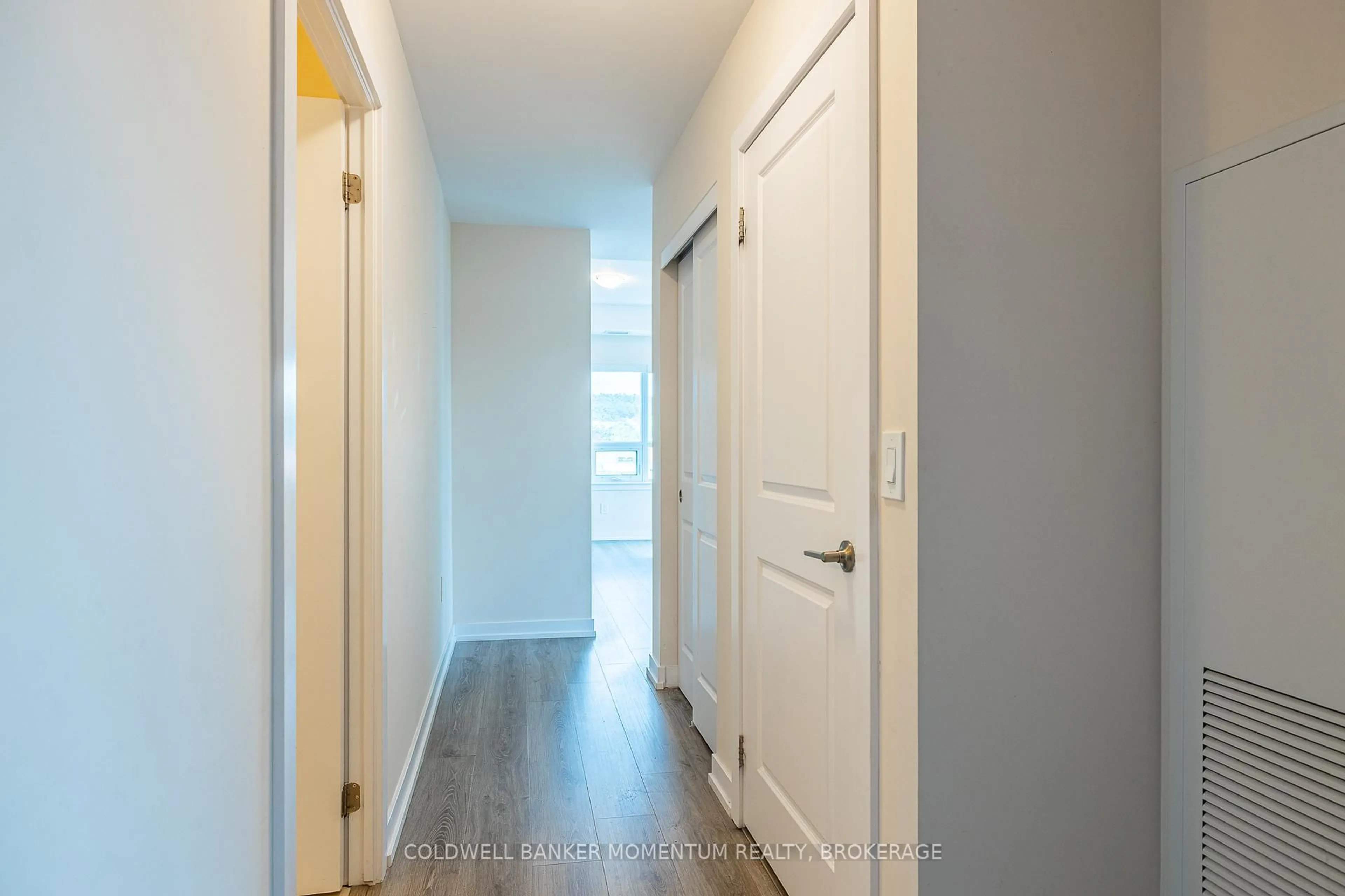 Indoor entryway for 121 Highway 8 #416, Hamilton Ontario L8G 0A3