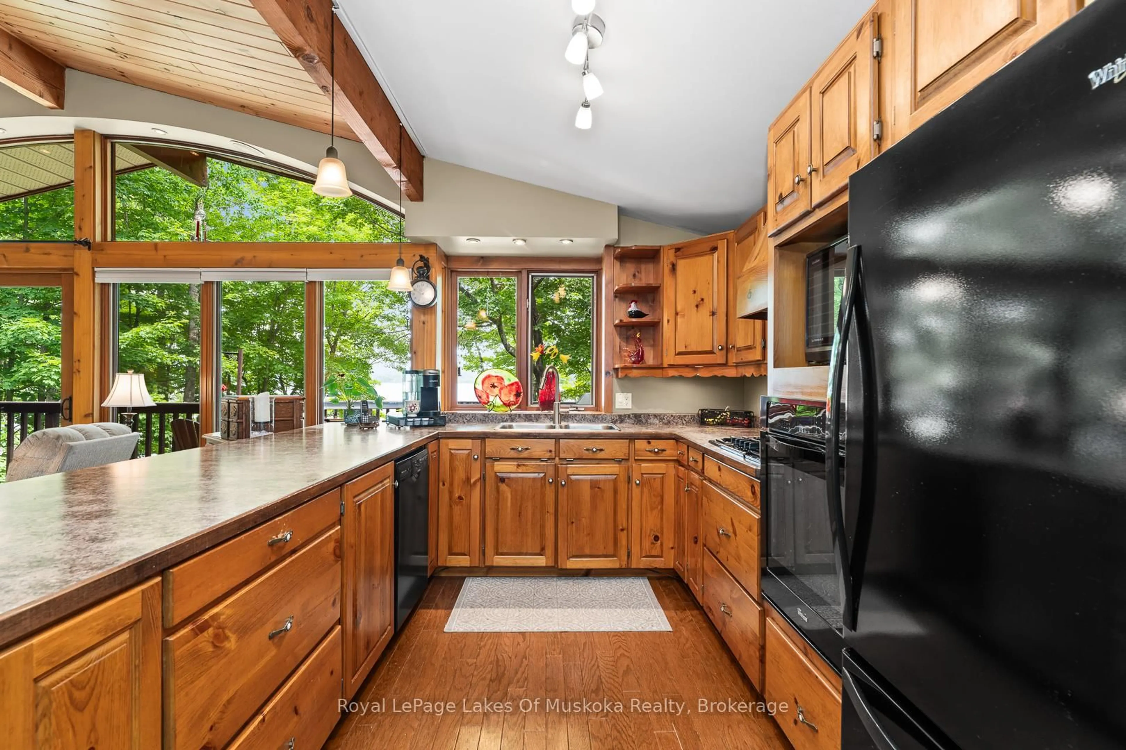 Open concept kitchen, ceramic/tile floor for 168 Lakeshore Rd, Burk's Falls Ontario P0A 1C0