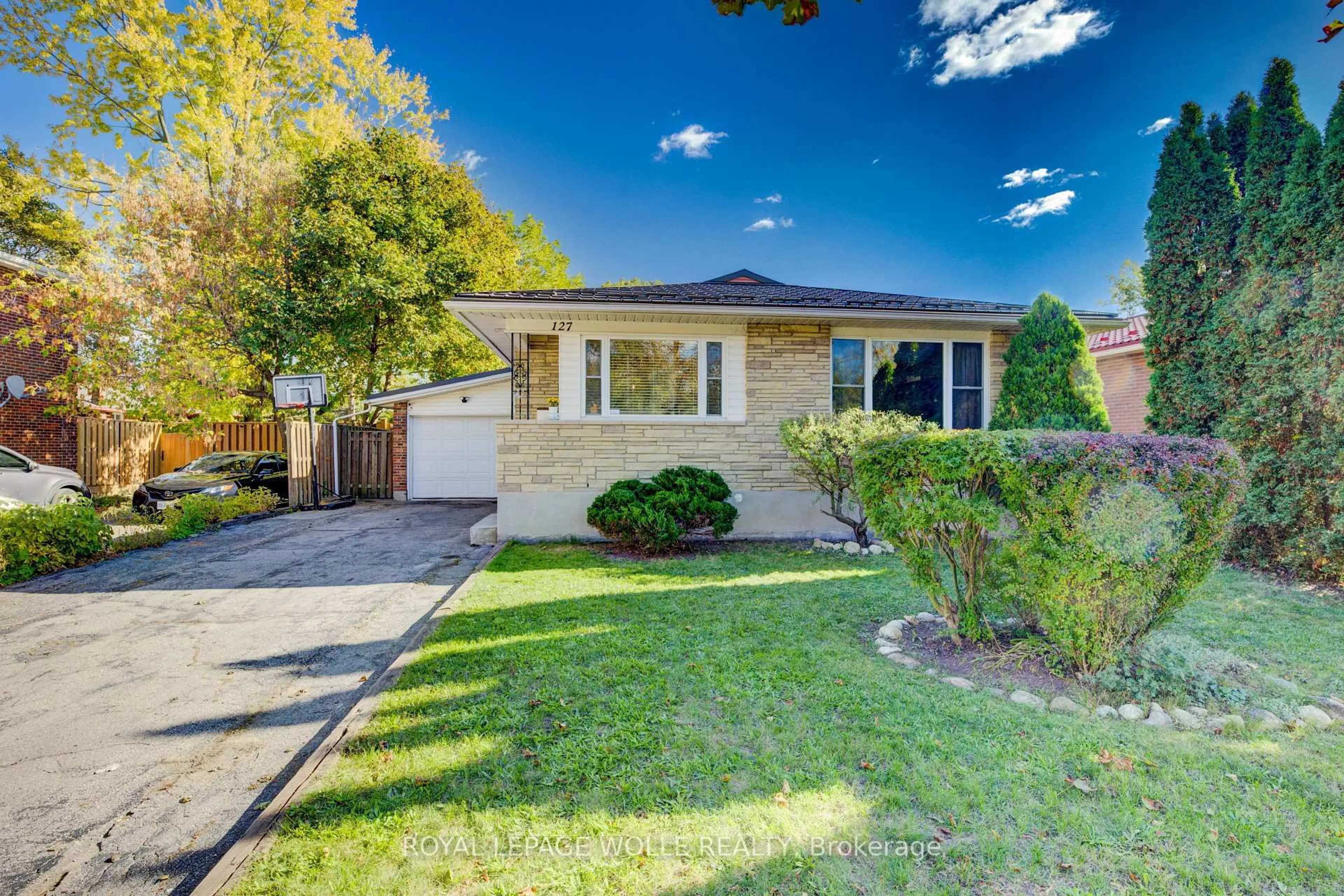 Home with brick exterior material, street for 127 Jansen Ave, Kitchener Ontario N2A 2L8