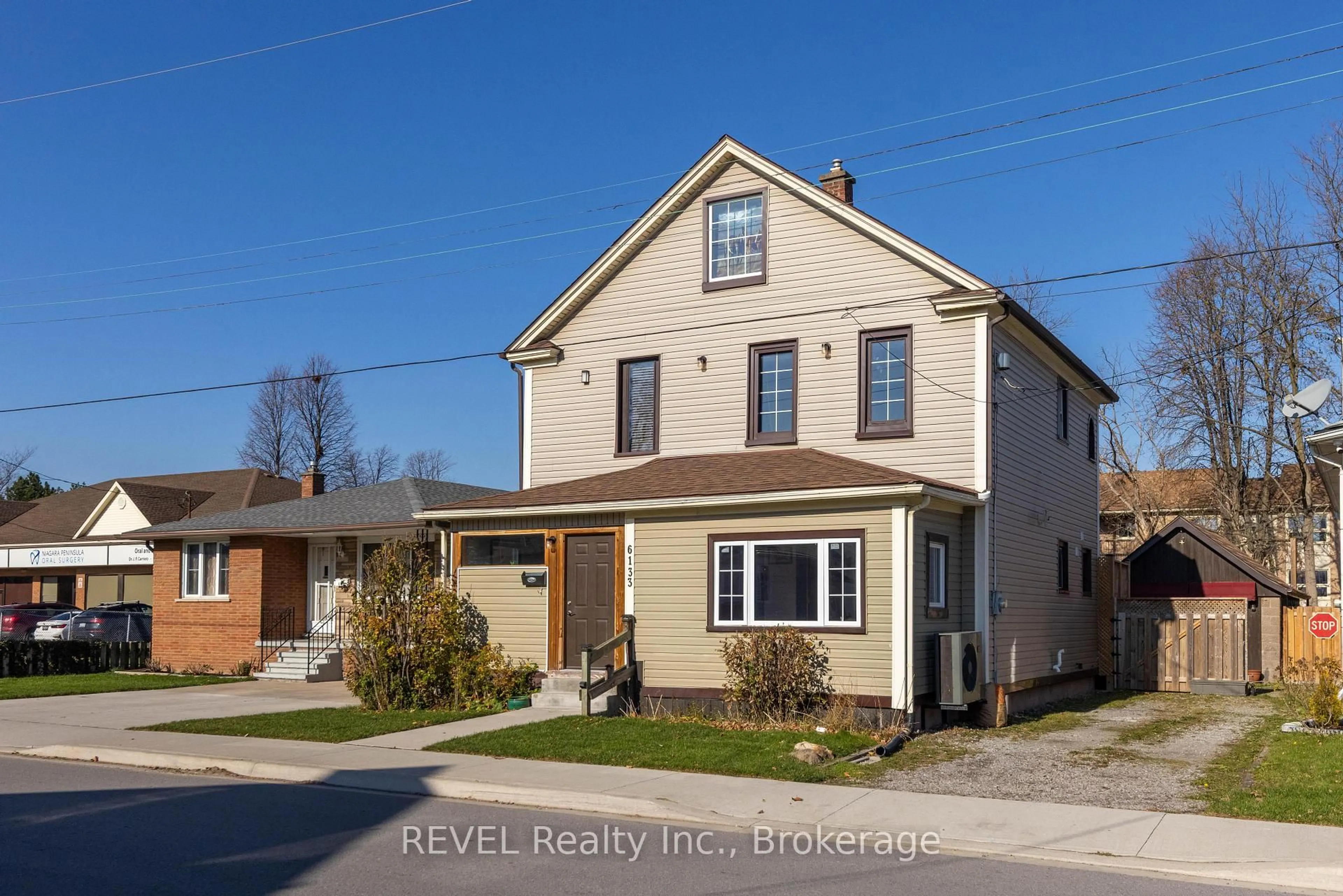 Home with brick exterior material, street for 6133 Prospect St, Niagara Falls Ontario L2G 1G9
