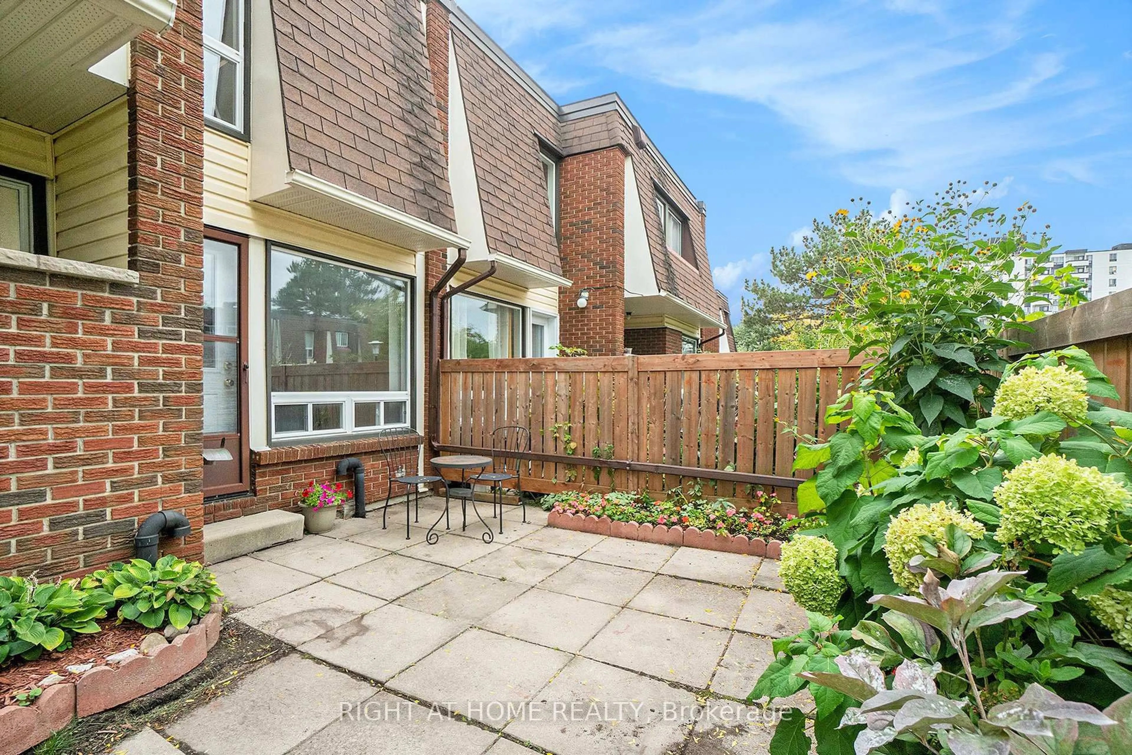 Unknown for 2939 Fairlea Cres #59, Ottawa Ontario K1V 9A5