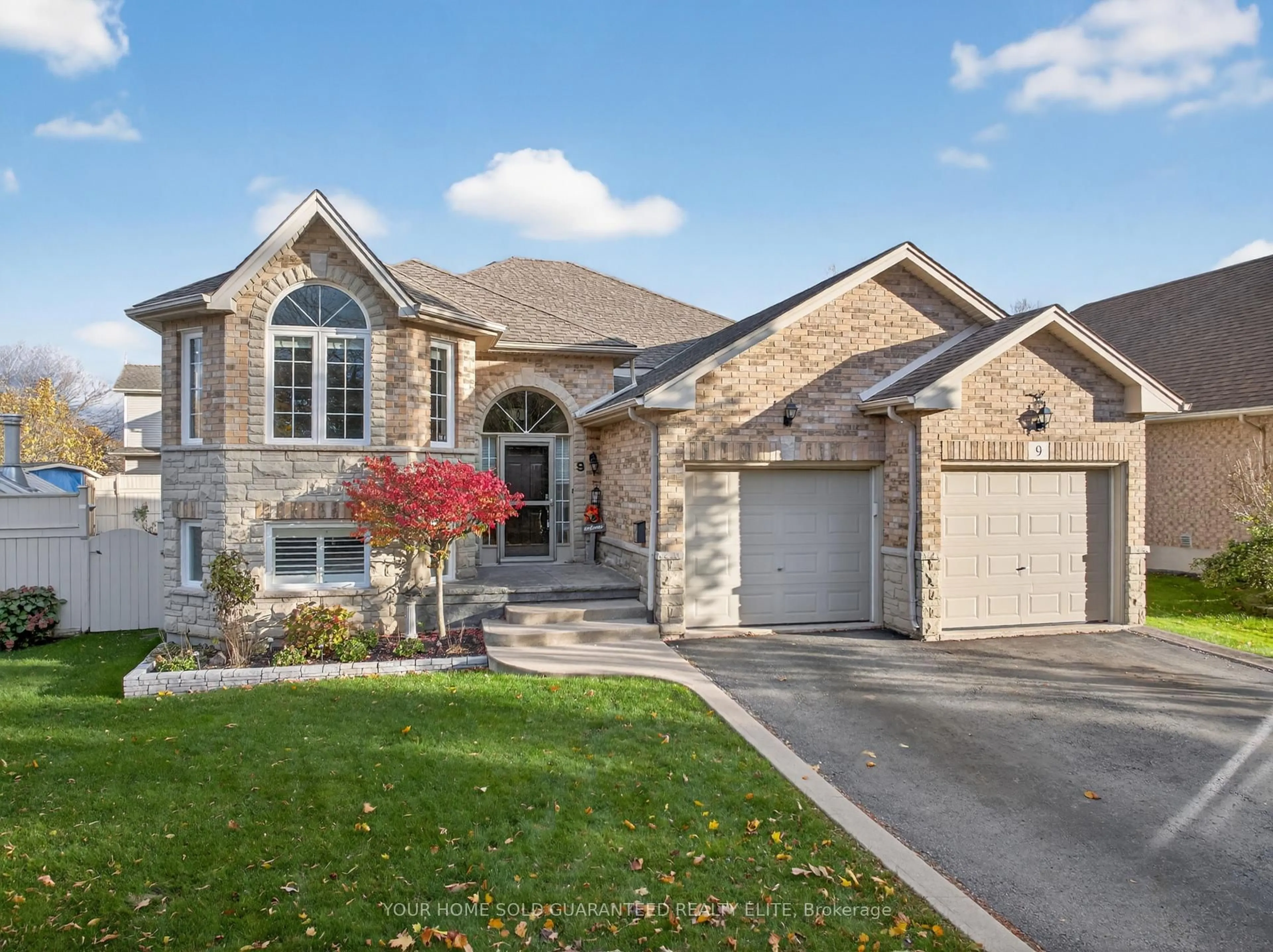 Home with brick exterior material, street for 9 Tunbridge Cres, Grimsby Ontario L3M 2V8