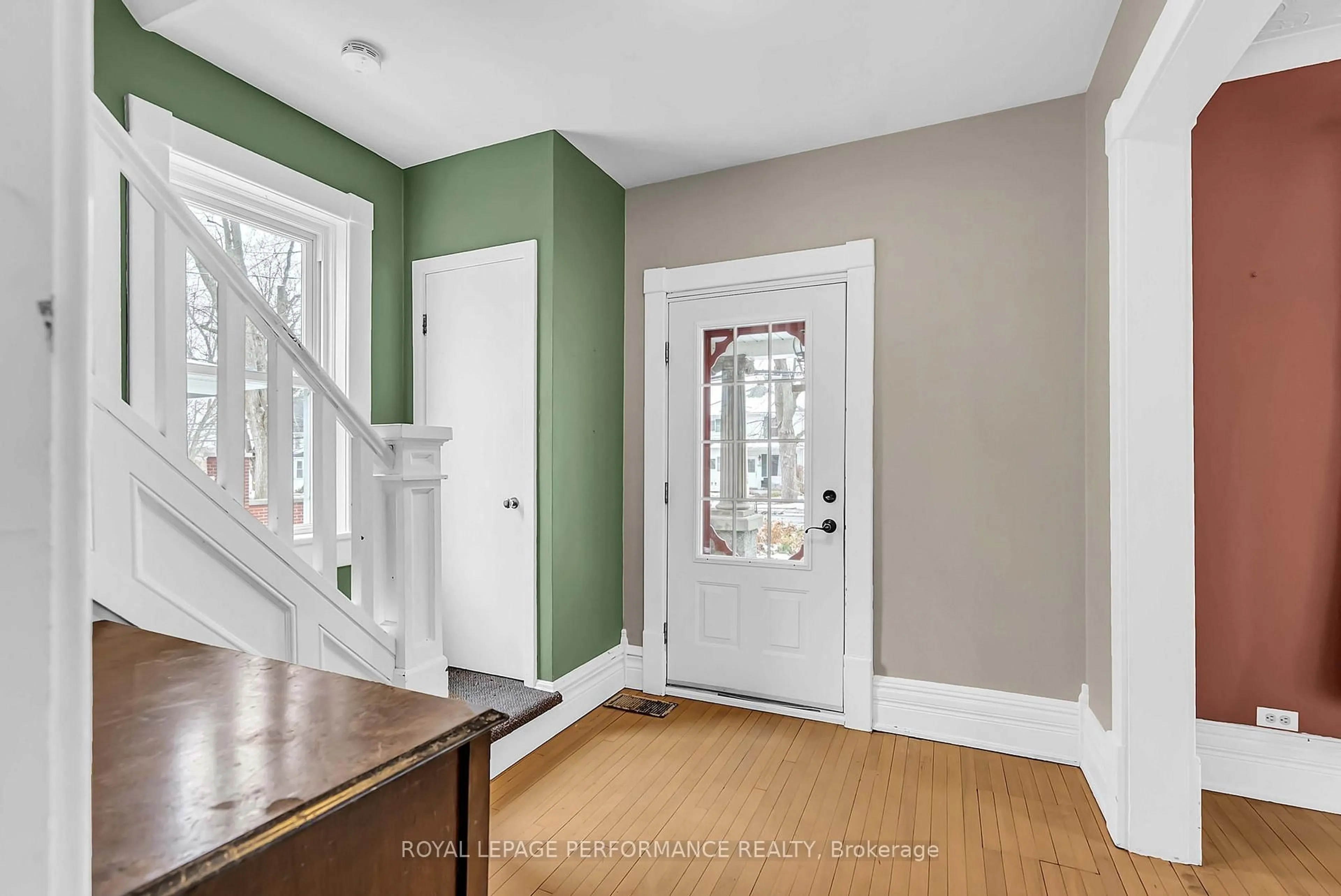 Indoor entryway for 3311 Main St, North Stormont Ontario K0C 1C0