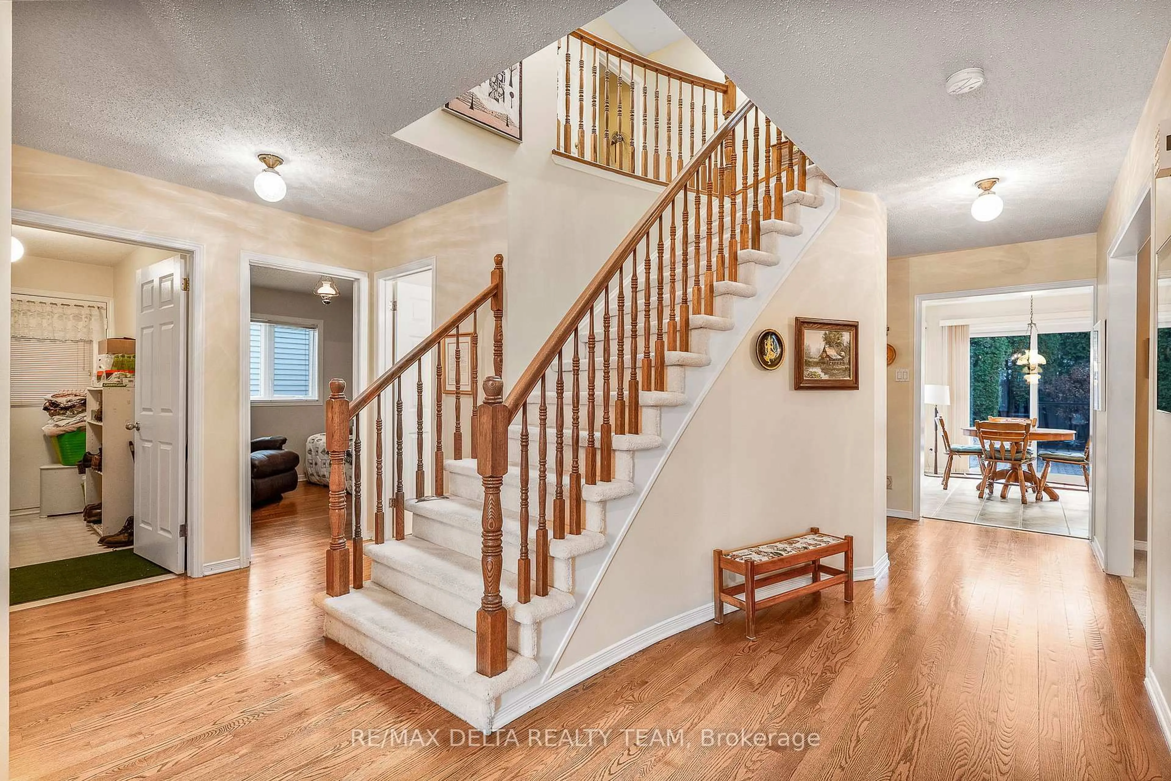 Unknown for 745 HAUTEVIEW Cres, Ottawa Ontario K4A 2B9