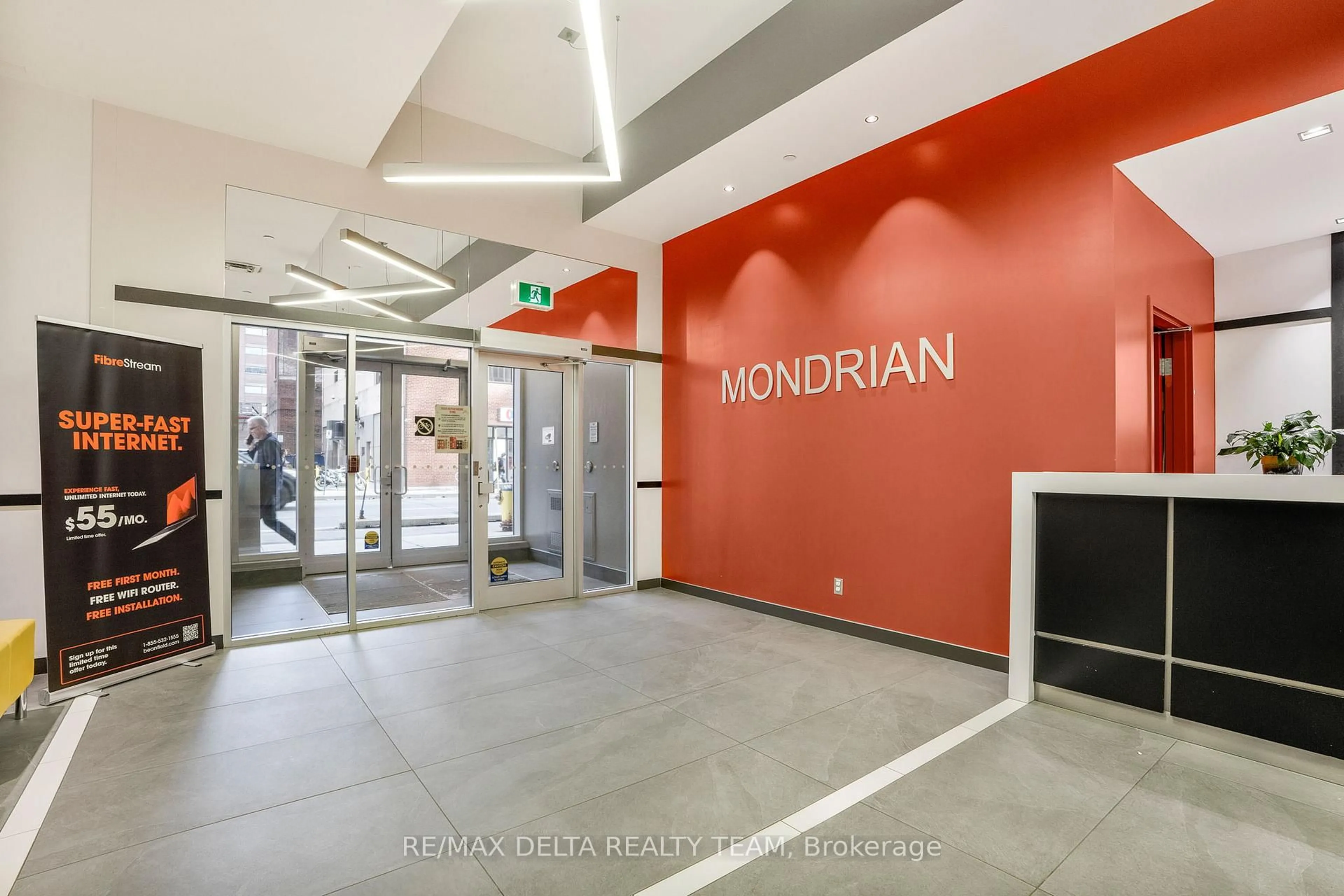 Indoor foyer for 324 Laurier Ave #809, Ottawa Ontario K1P 0A4