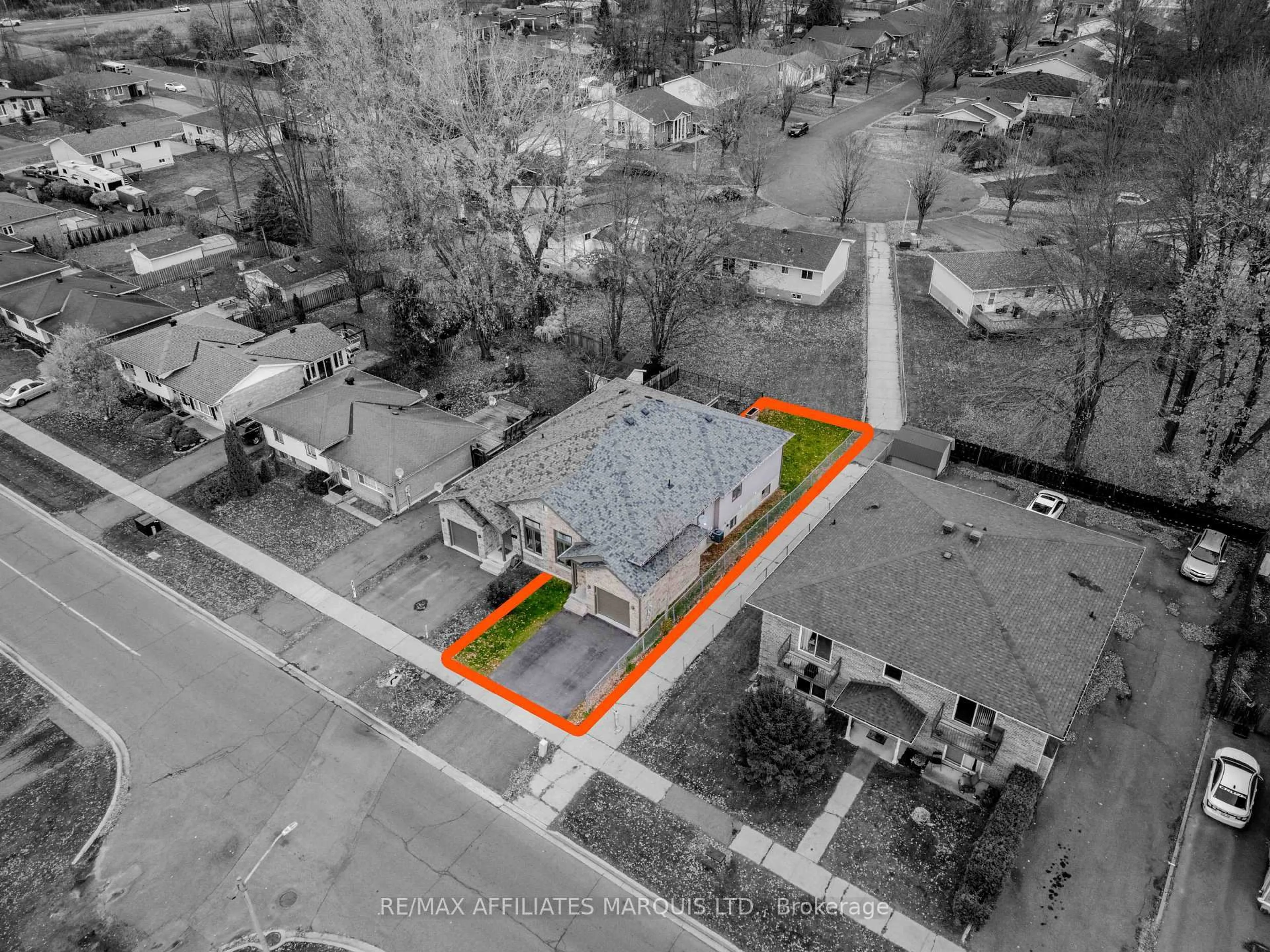 A pic from outside/outdoor area/front of a property/back of a property/a pic from drone, street for 660 Hamilton Cres, Cornwall Ontario K6H 7B5