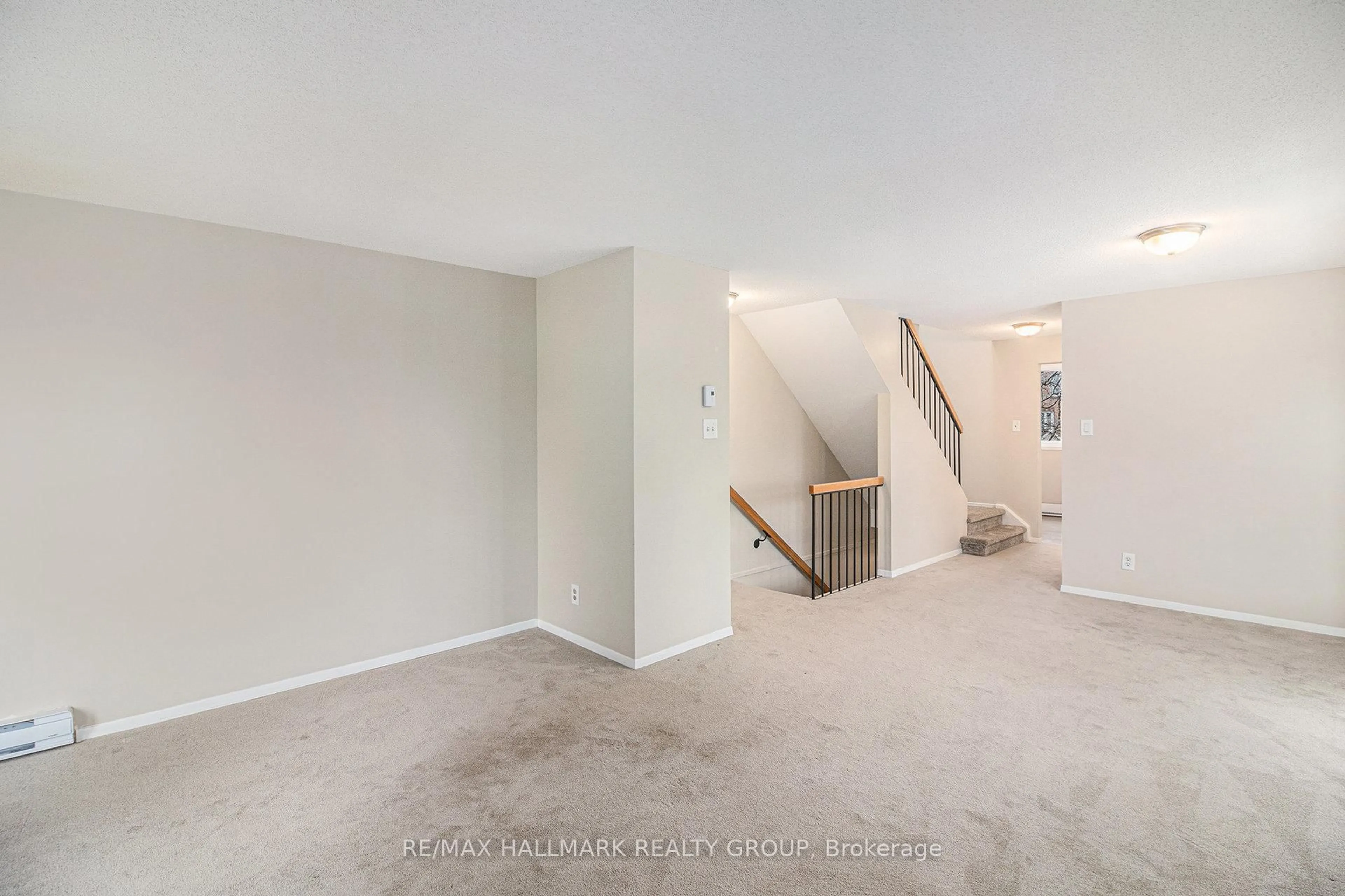 A pic of a room for 6716 Jeanne D'arc Blvd #B, Ottawa Ontario K1C 6E9