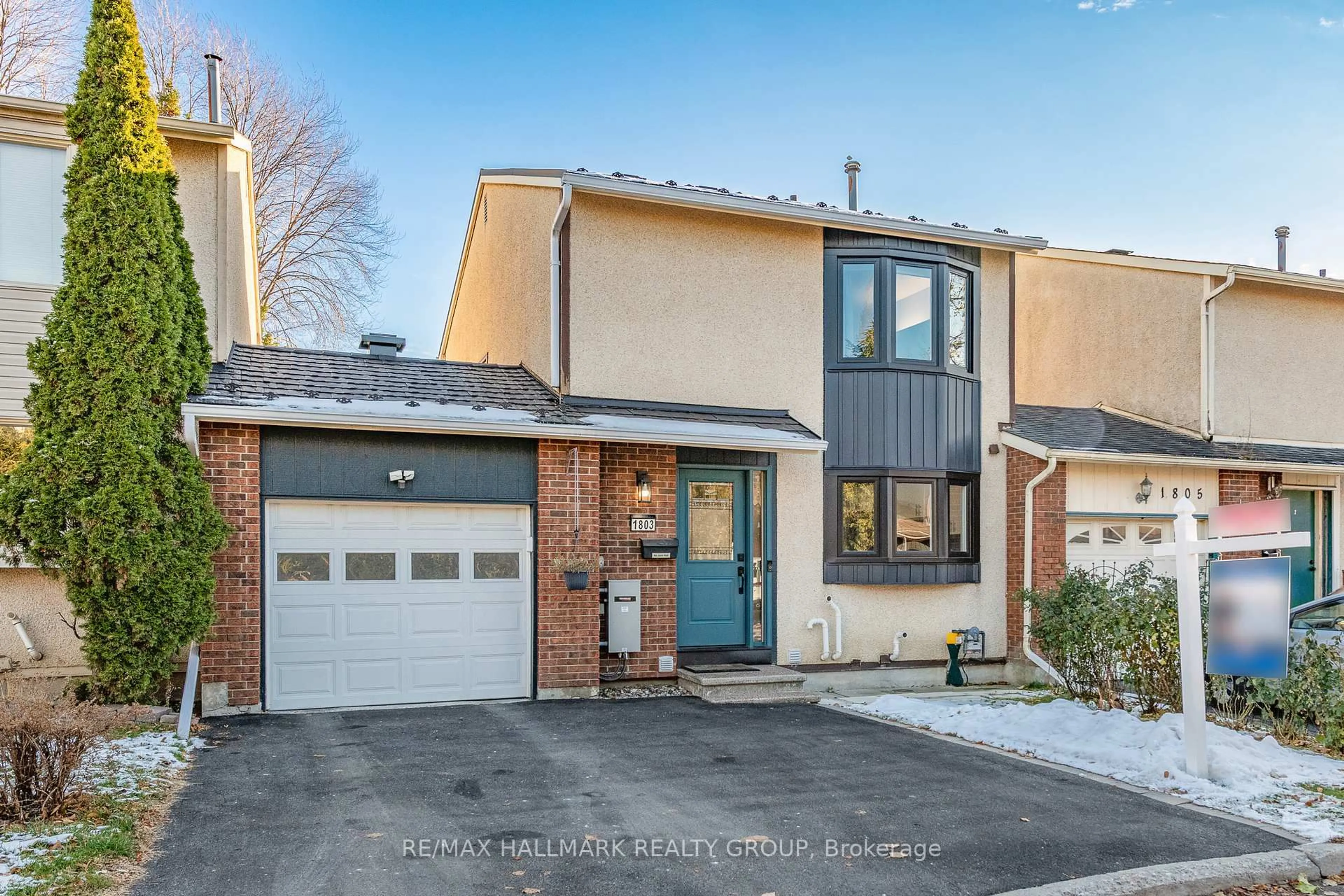 Home with brick exterior material, street for 1803 Lamoureux Dr, Ottawa Ontario K1E 2H3