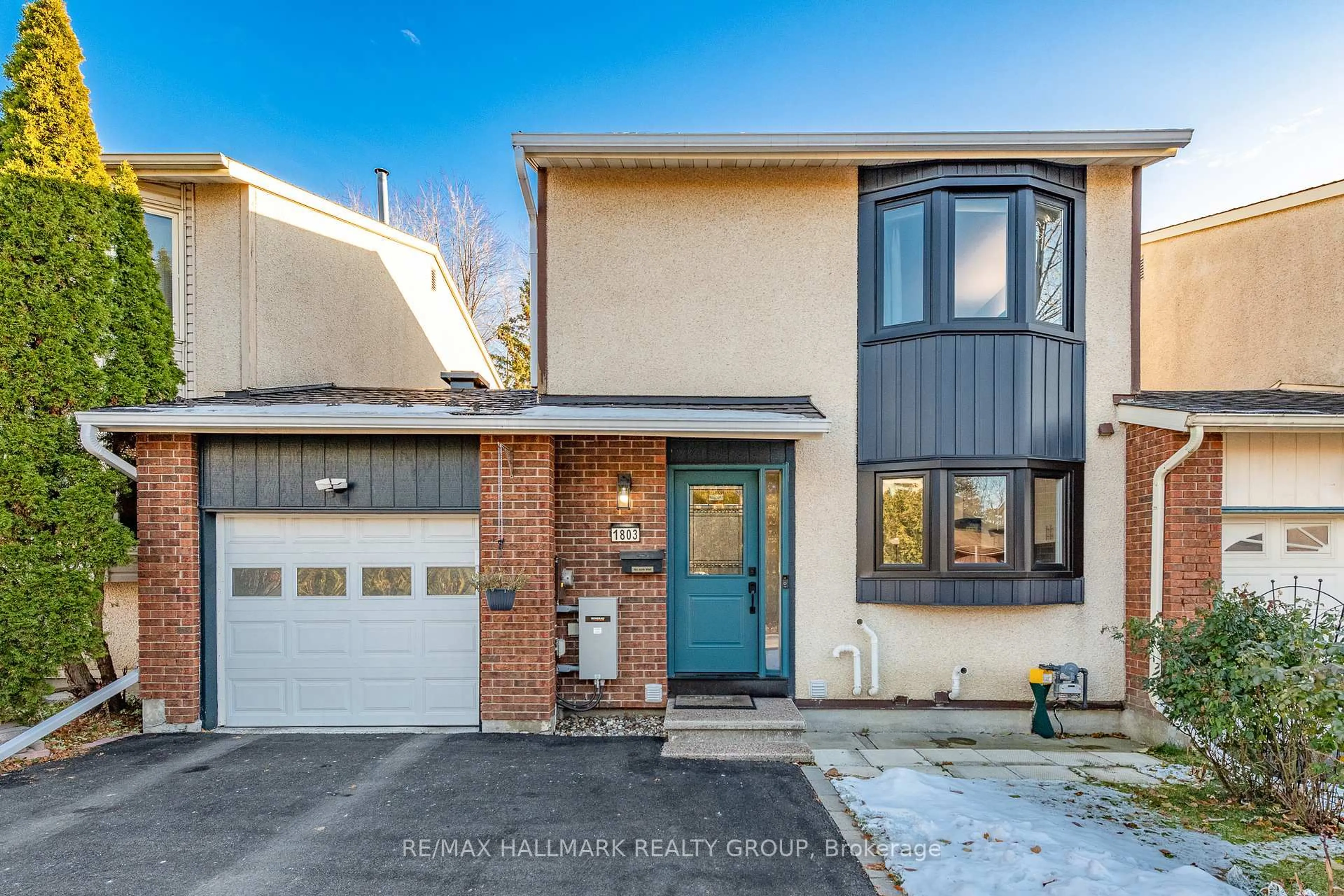 Home with brick exterior material, street for 1803 Lamoureux Dr, Ottawa Ontario K1E 2H3