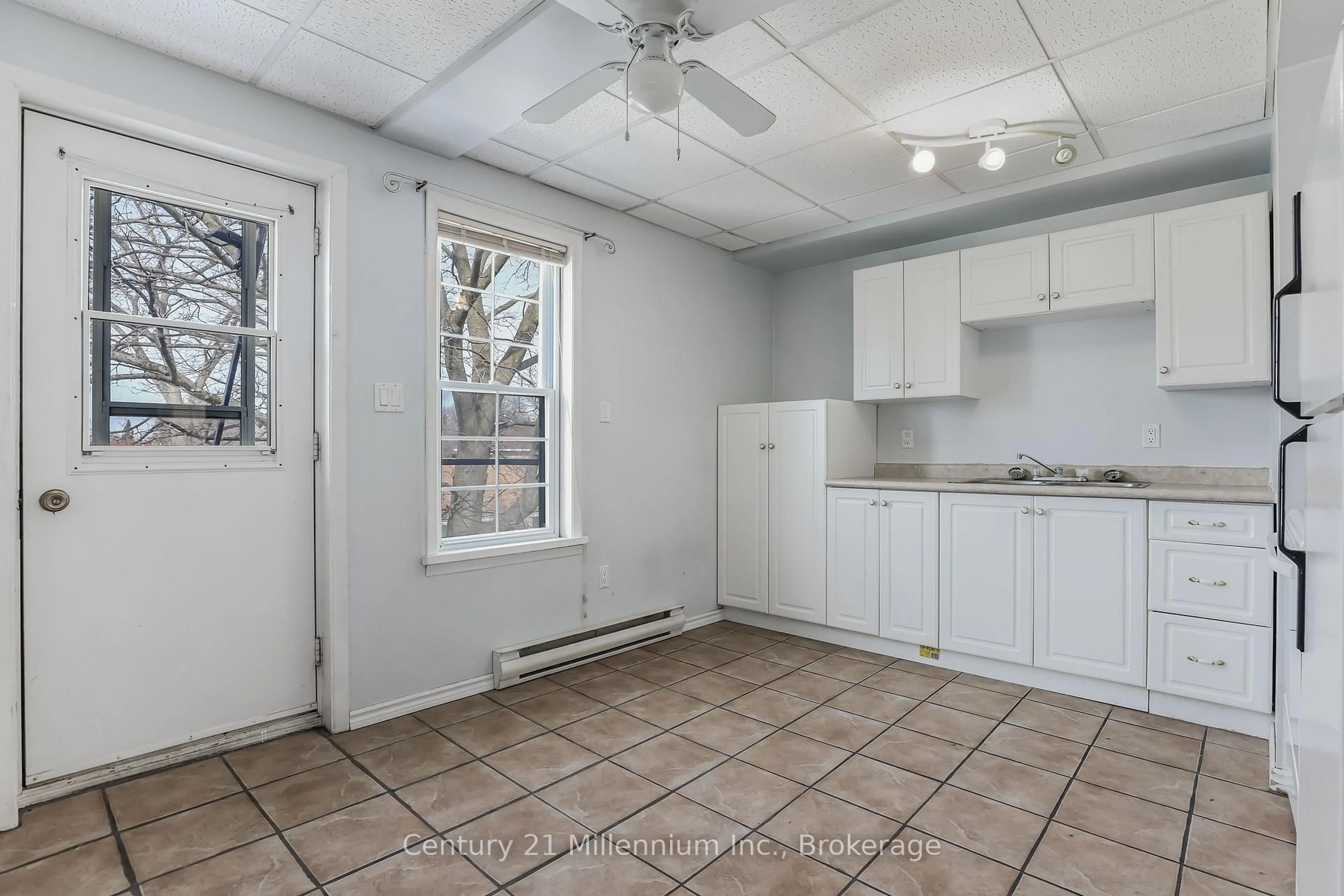 Standard kitchen, unknown for 228 Palmerston St, Saugeen Shores Ontario N0H 2L0