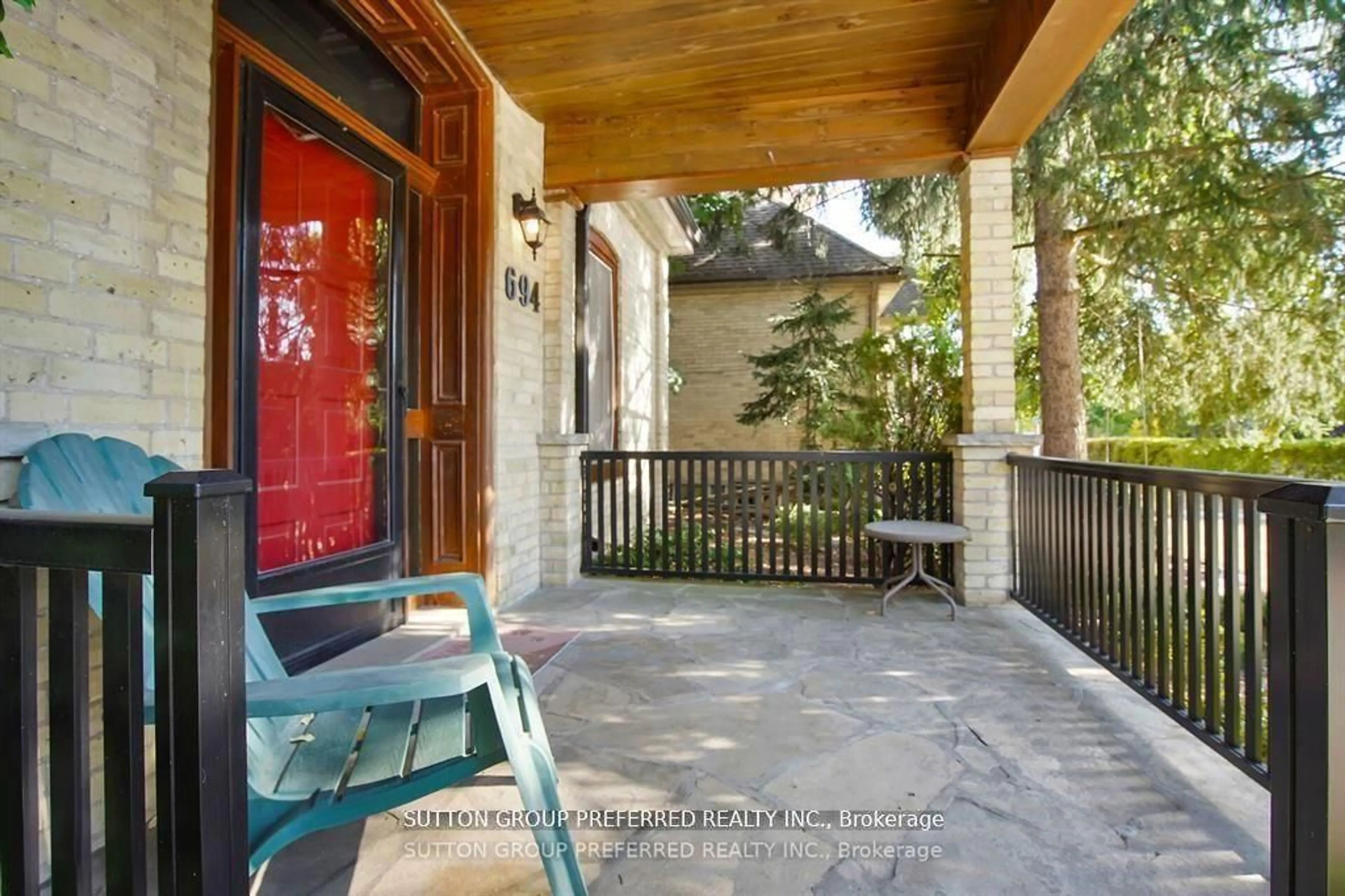 Patio, street for 694 Colborne St, London East Ontario N6A 3Z5