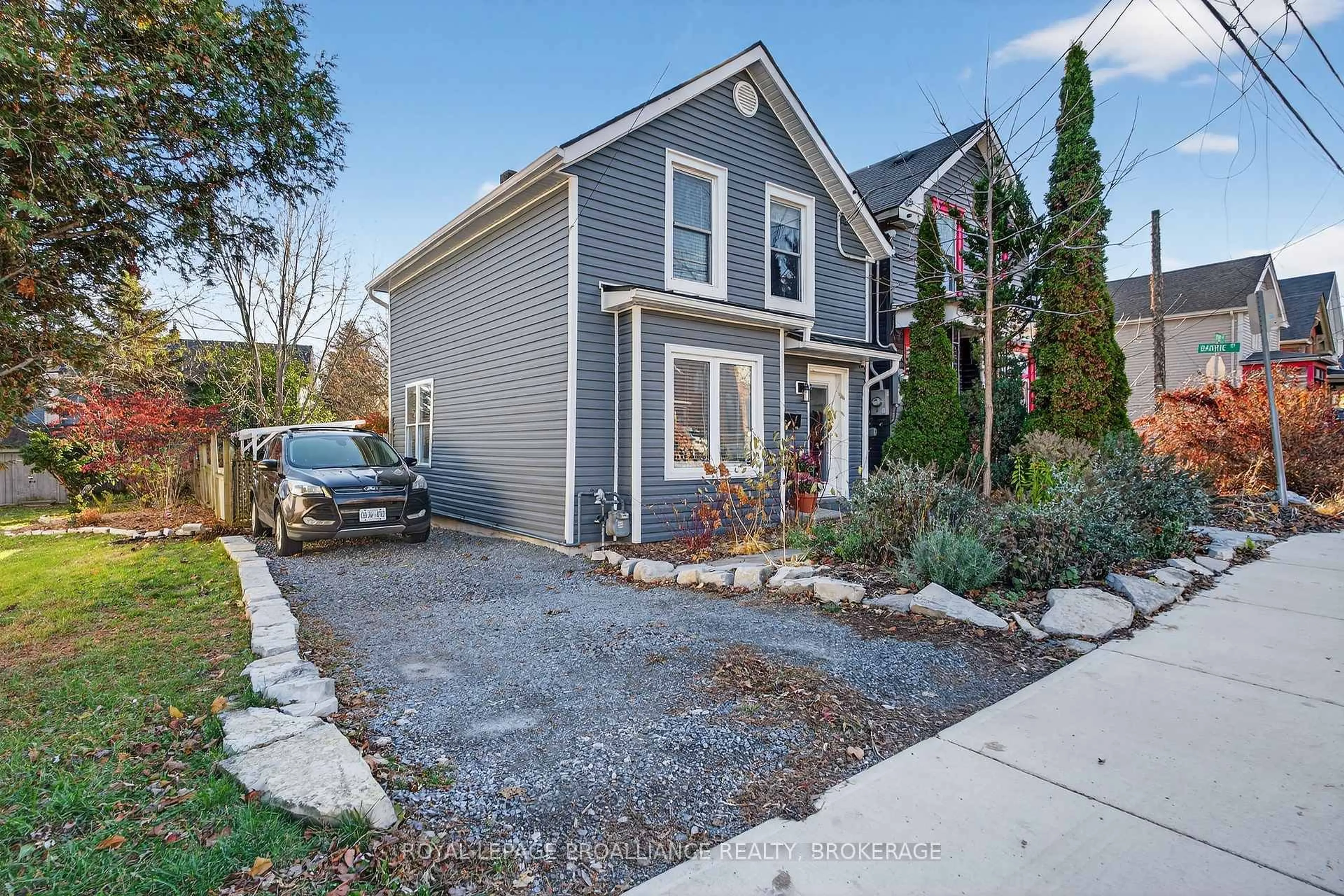 Unknown for 16 Pine St, Kingston Ontario K7K 1W1