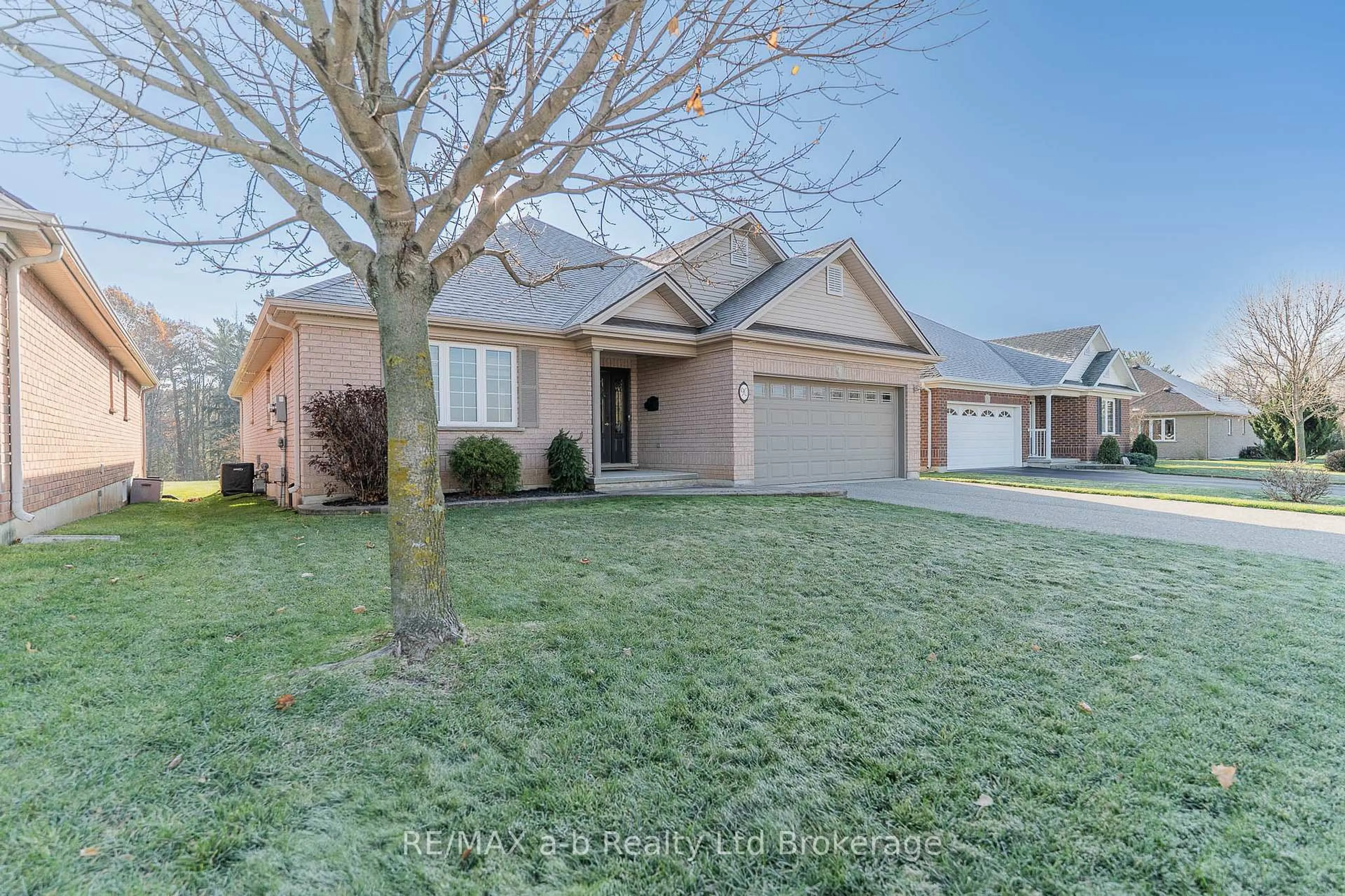 Unknown for 90 WESTON Dr, Tillsonburg Ontario N4G 5W9