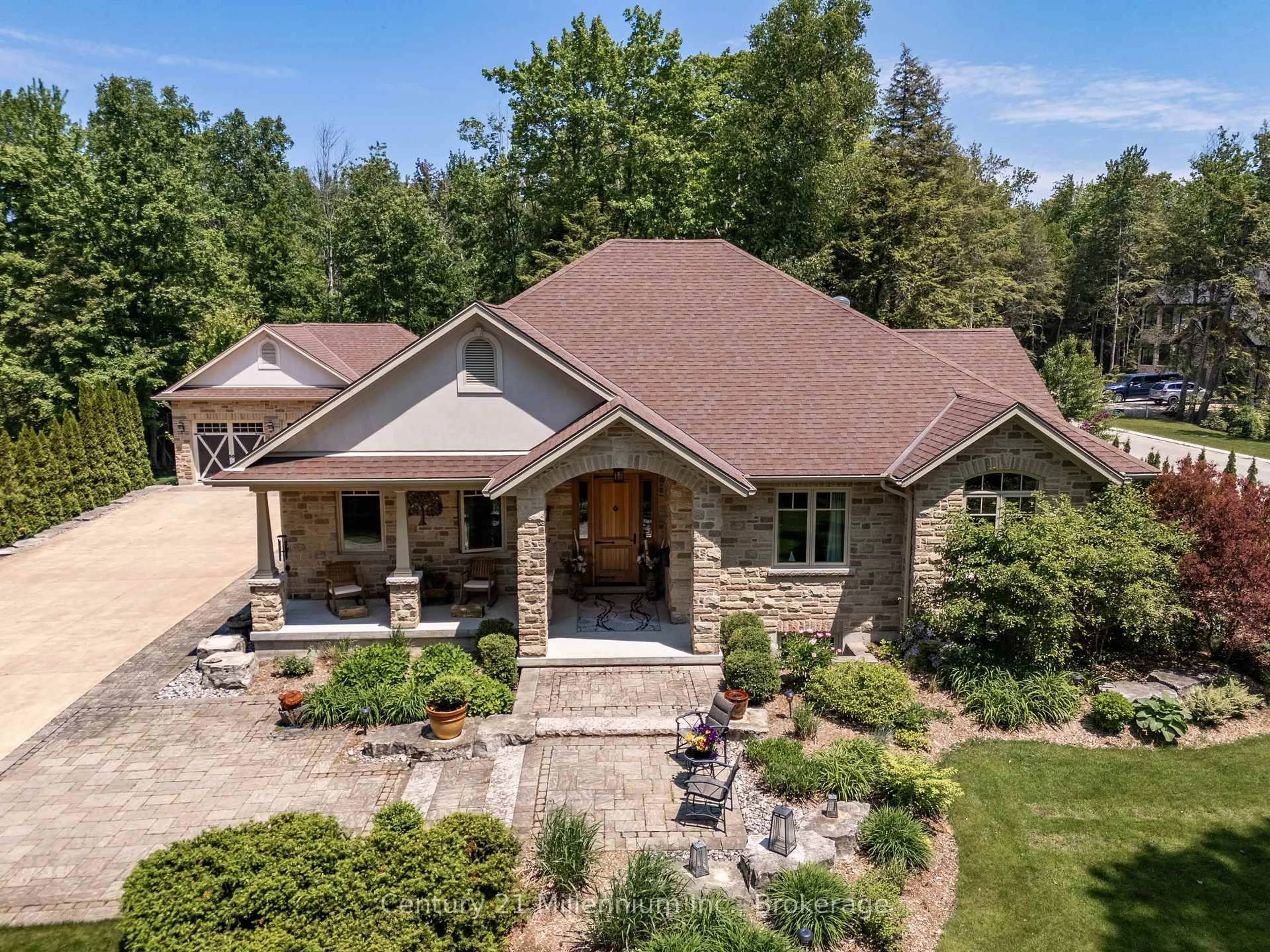 A pic from outside/outdoor area/front of a property/back of a property/a pic from drone, unknown for 27 Carter Dr, Saugeen Shores Ontario N0H 2C6