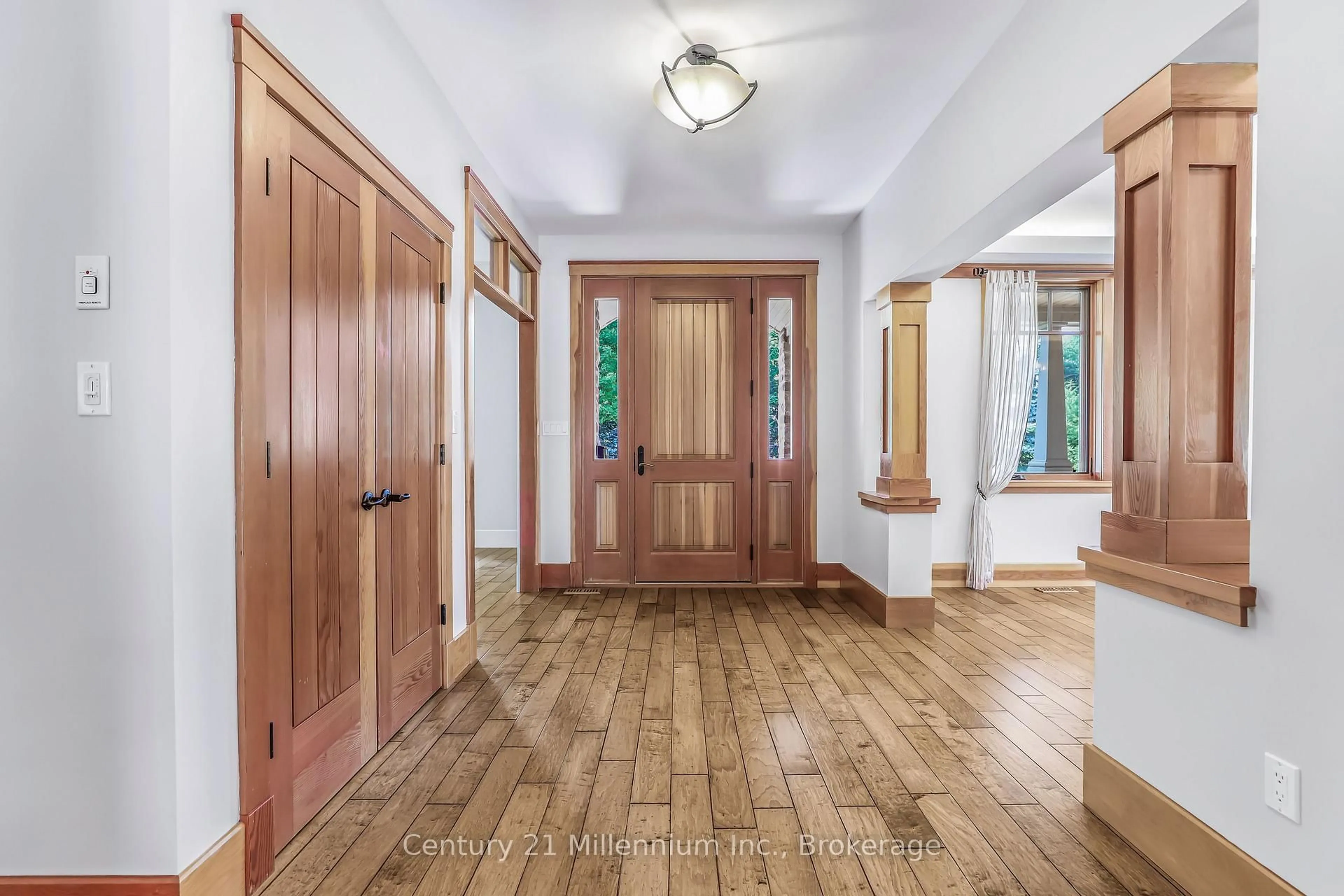 Indoor foyer for 27 Carter Dr, Saugeen Shores Ontario N0H 2C6