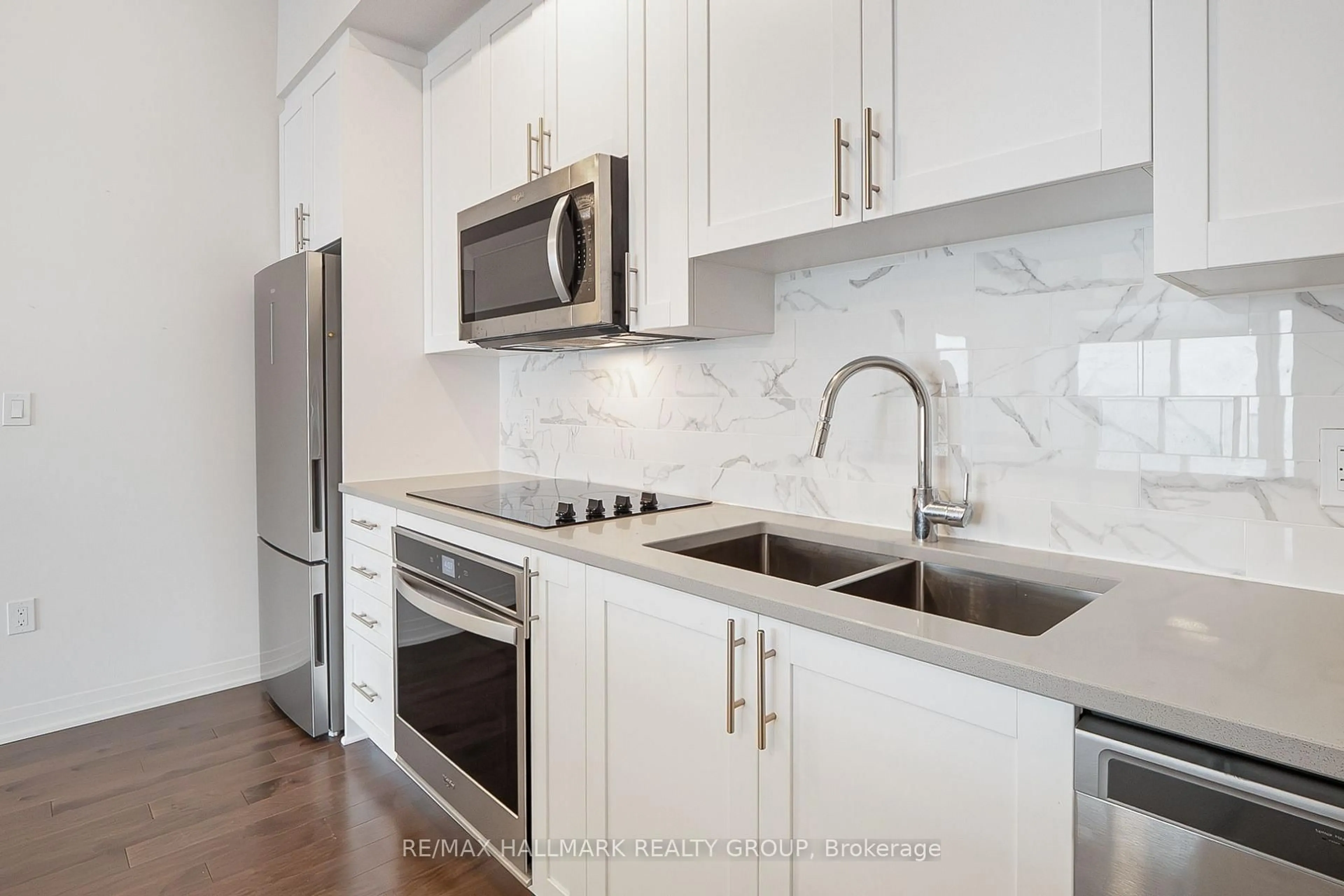 Standard kitchen, unknown for 805 CARLING Ave #2406, Ottawa Ontario K1S 5W9