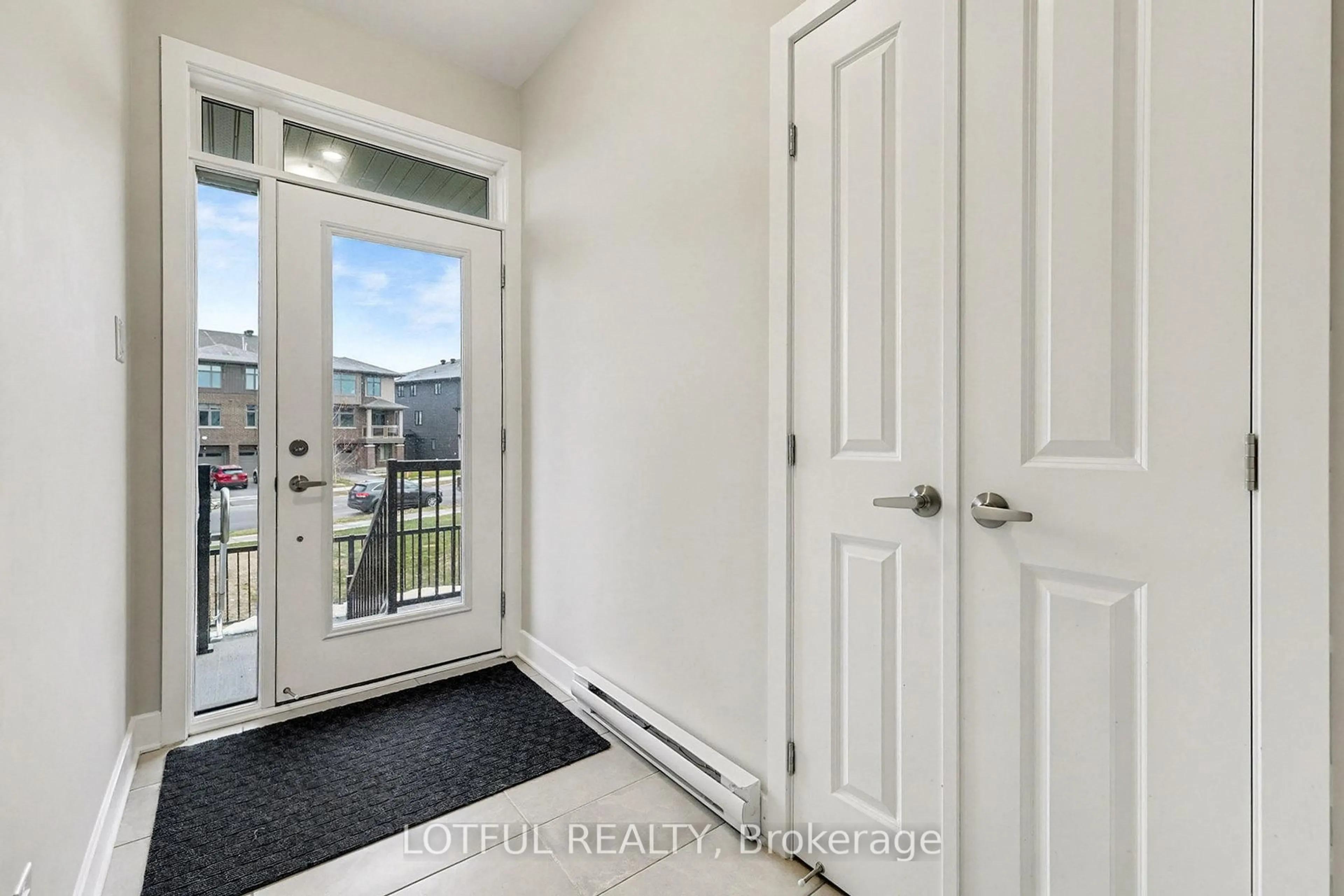 Indoor entryway for 842 Ralph Hennesy Ave, Ottawa Ontario K1X 0E4