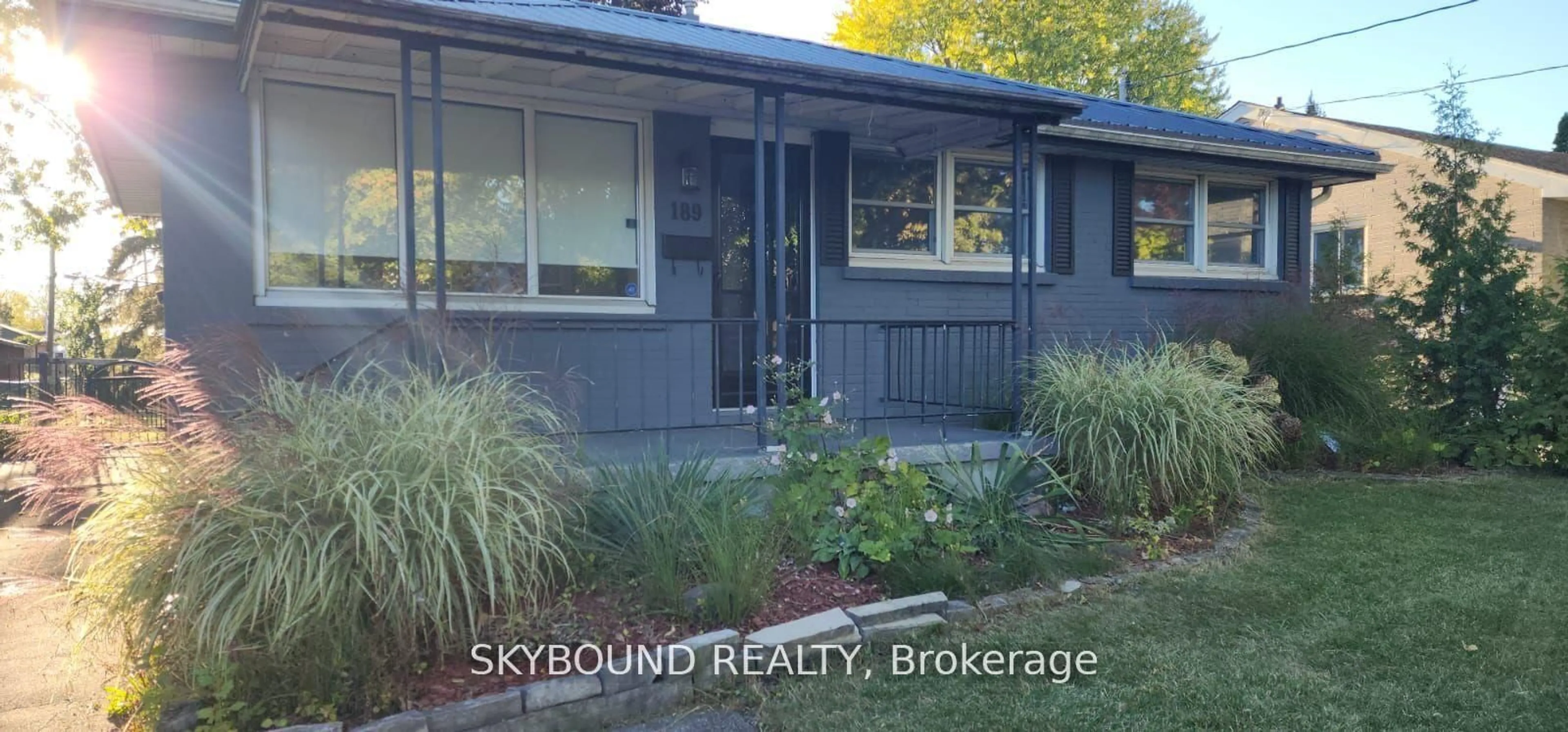 Home with vinyl exterior material, street for 189 Goddard Blvd, London East Ontario N5W 4Z9