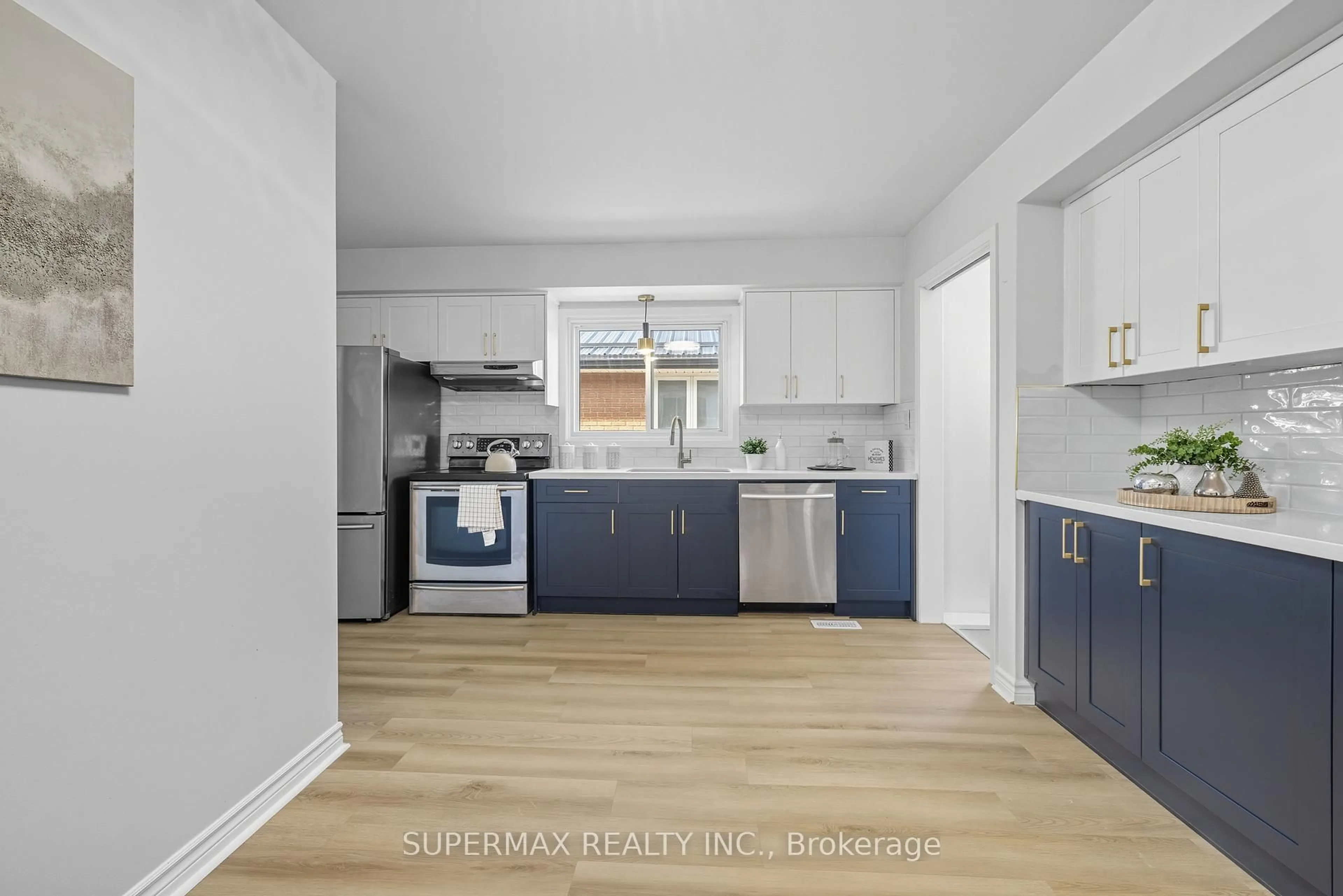 Open concept kitchen, unknown for 213 Highview Dr, St. Thomas Ontario N5R 5H6