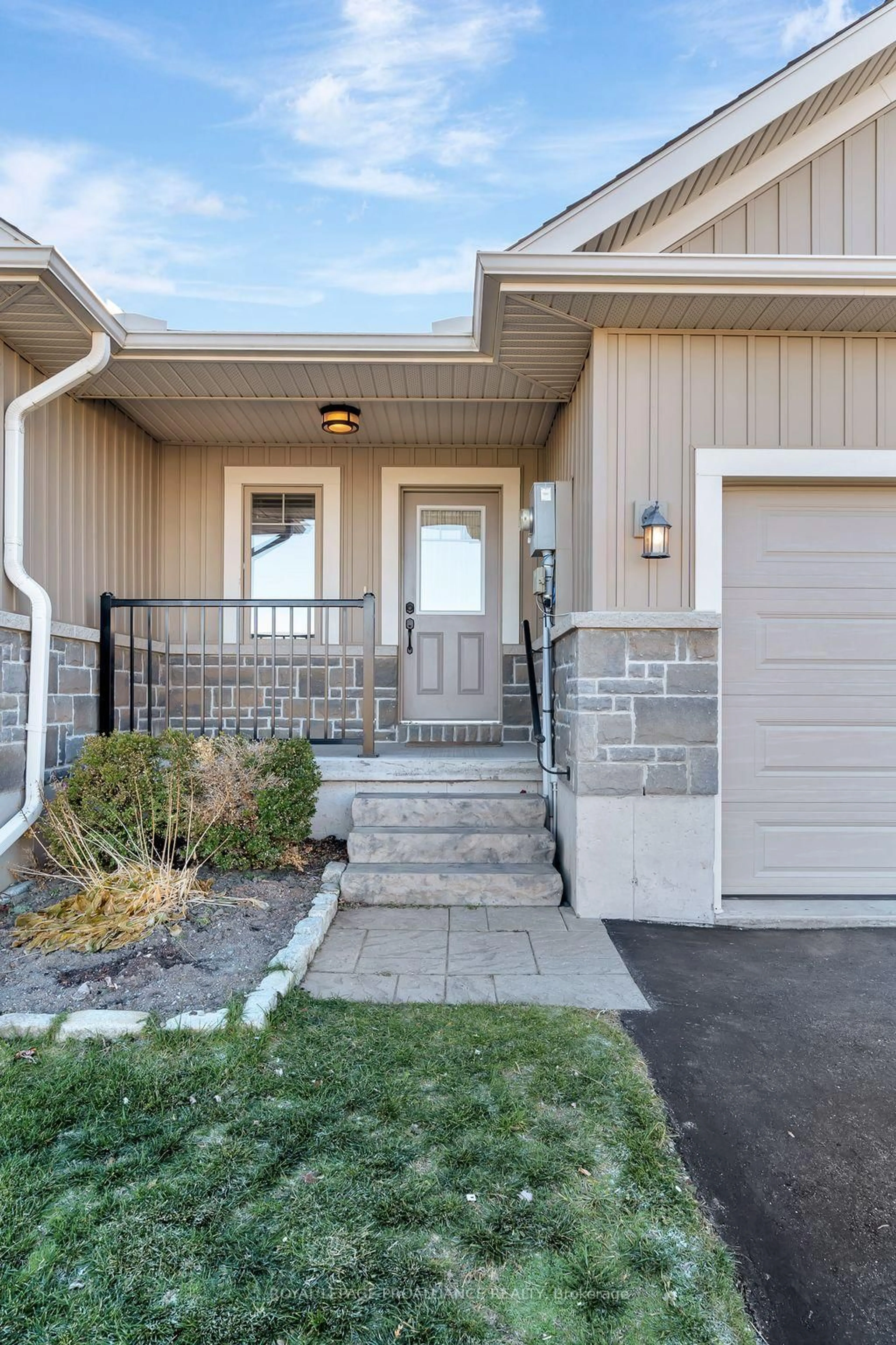 Unknown for 22 CHINOOK St, Belleville Ontario K8P 0C4