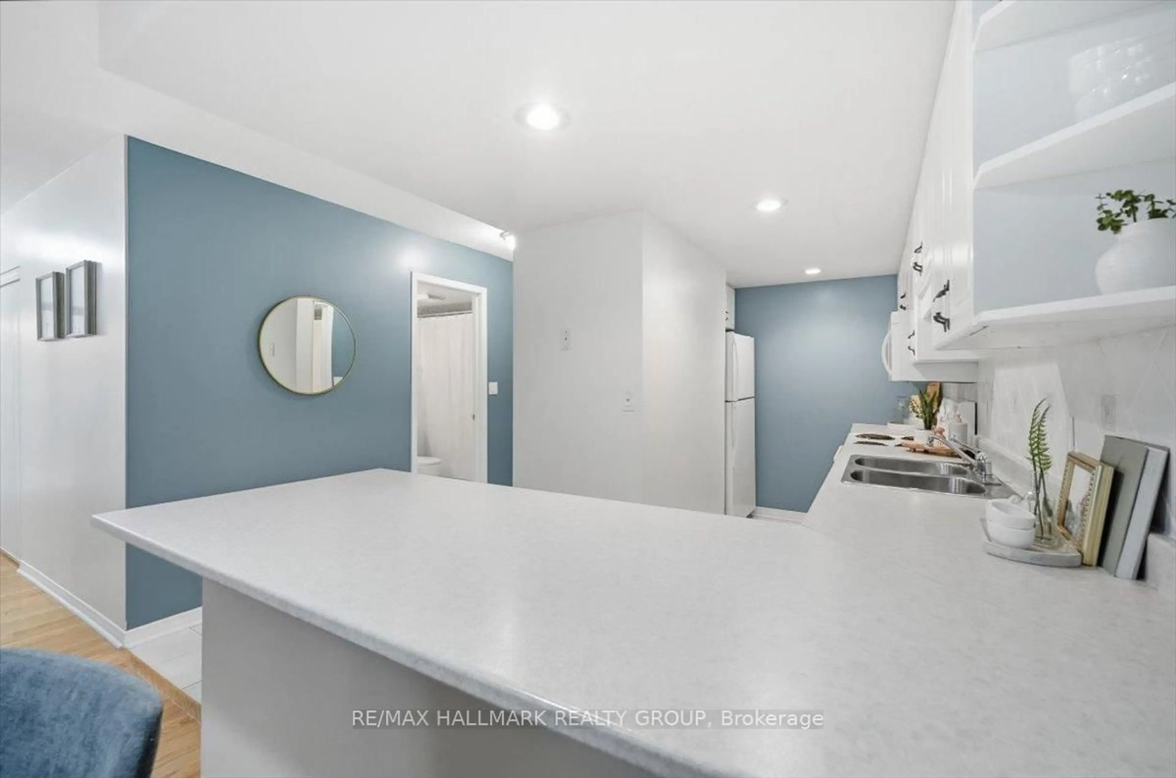 Unknown for 320 Centrum Blvd #206, Orleans Ontario K1E 3X9