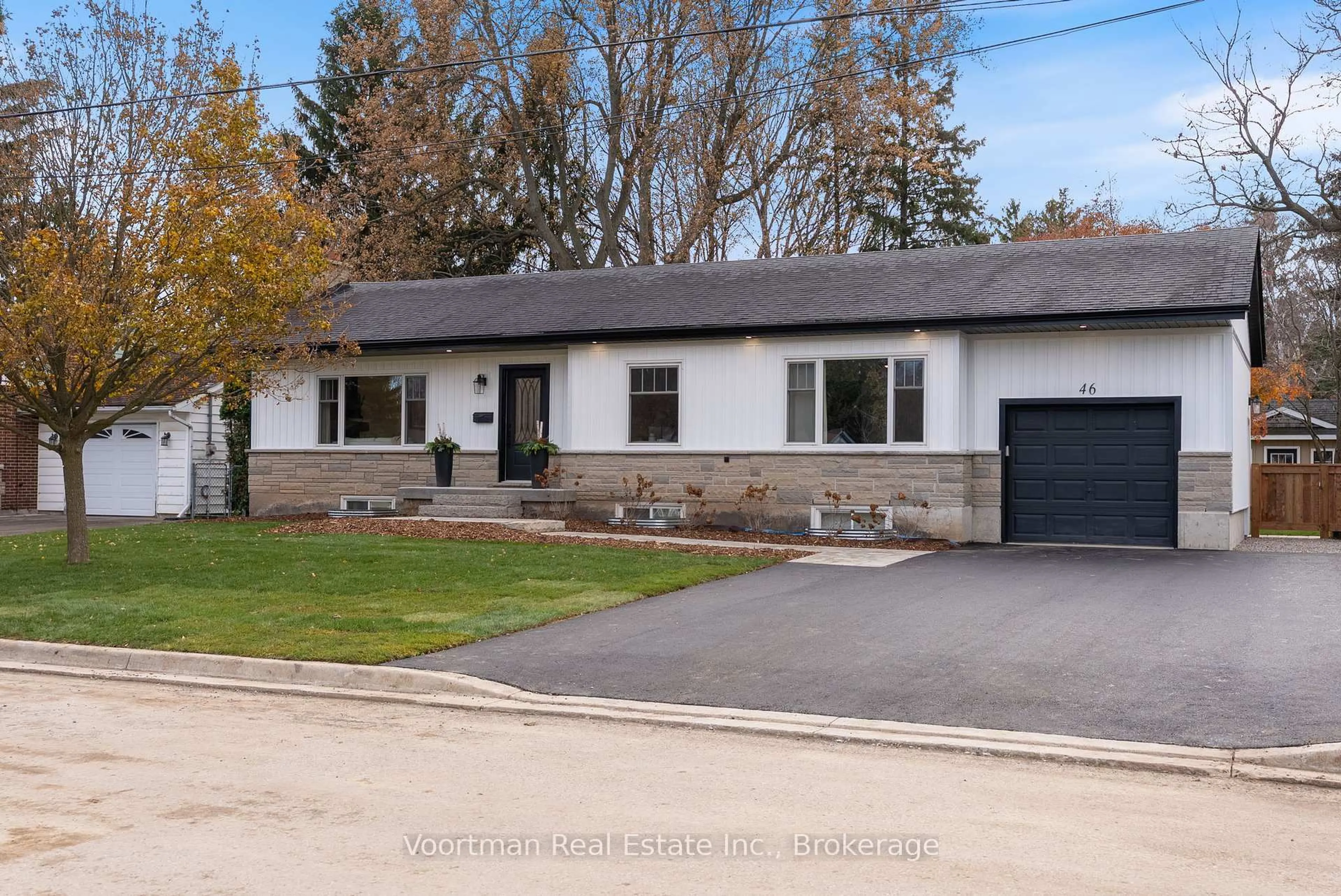Home with brick exterior material, street for 46 Roselawn Ave, Hamilton Ontario L9G 2J2