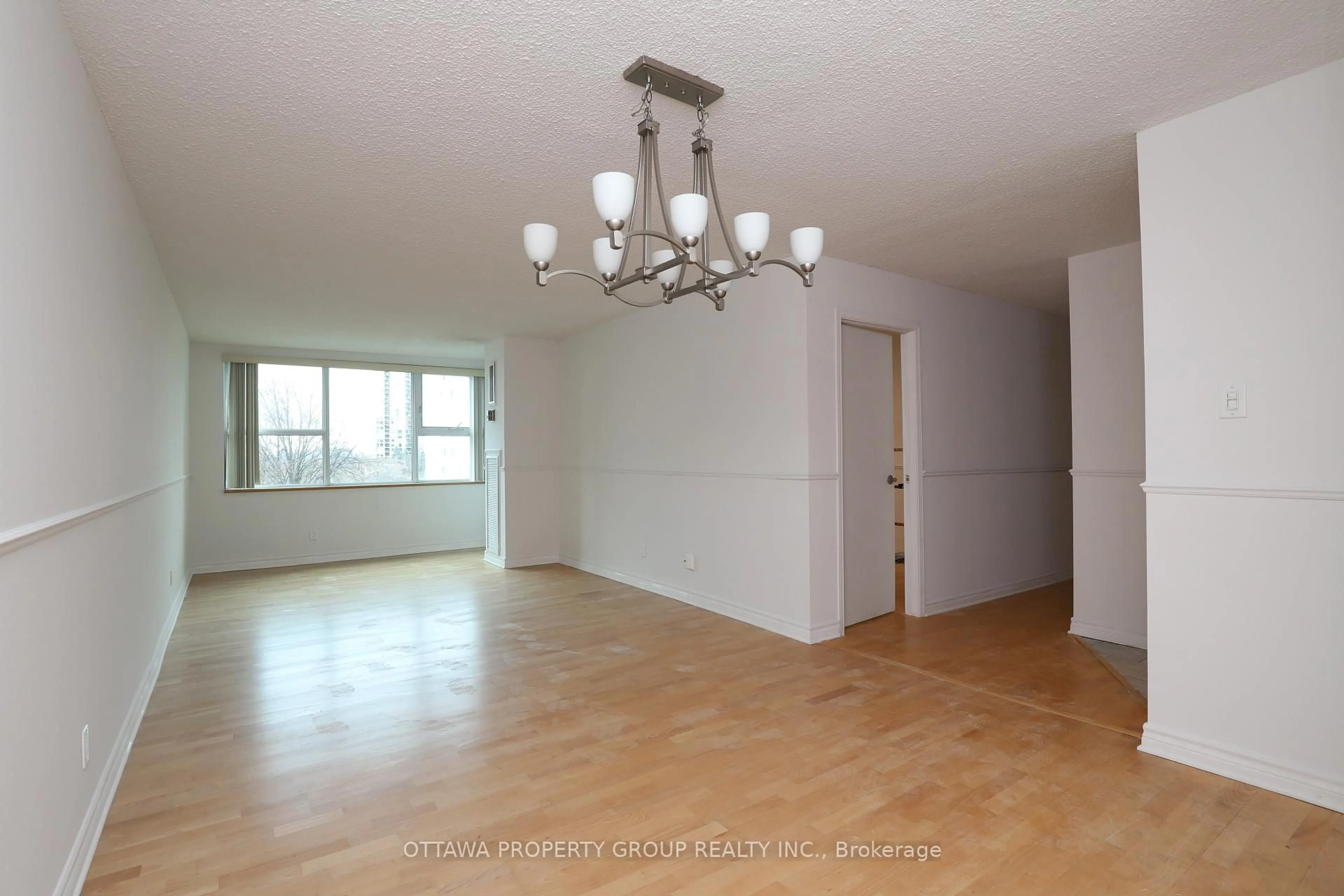 Unknown for 555 Brittany Dr #416, Ottawa Ontario K1K 4C5