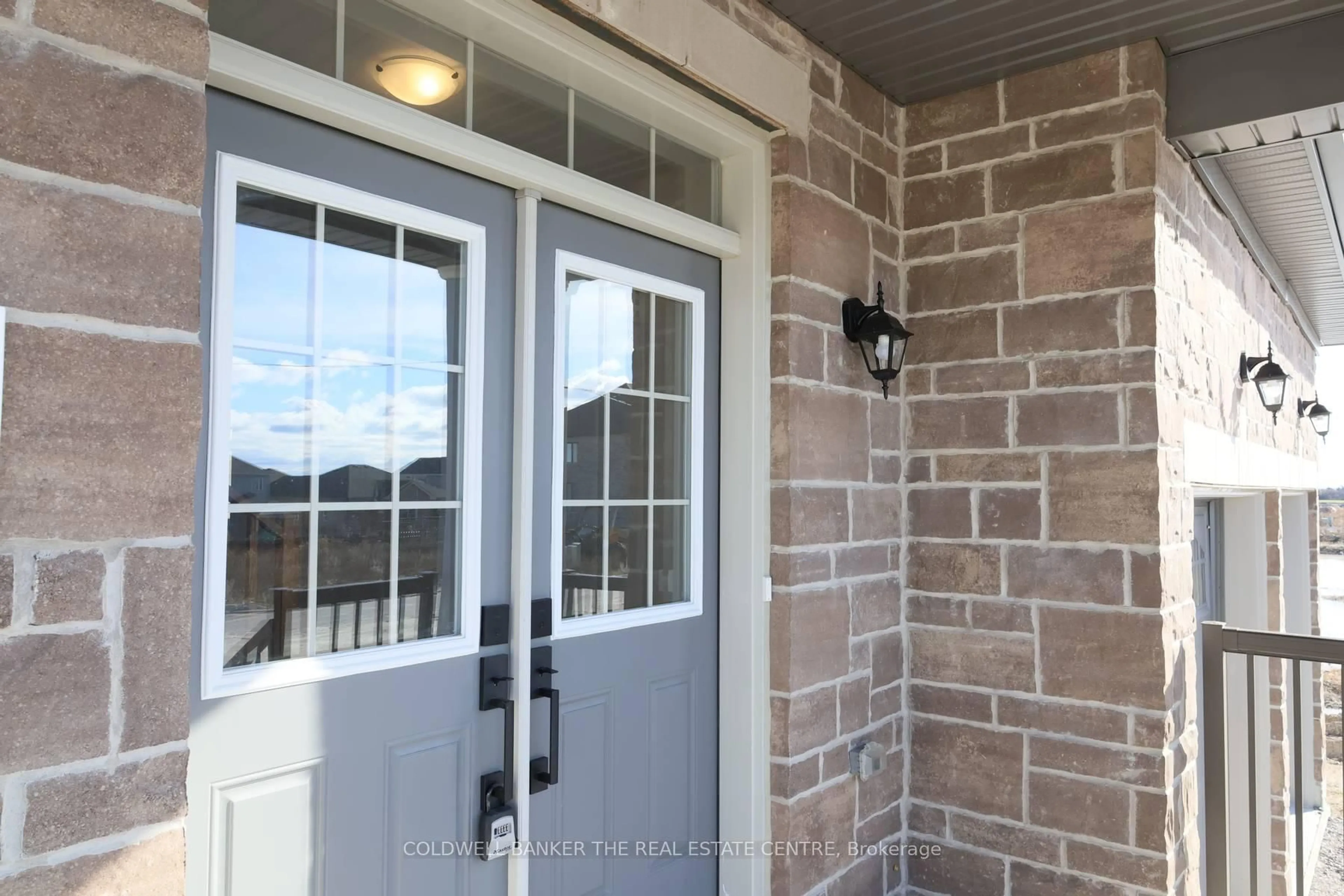 Indoor entryway for 6 Fisher Rd, Kawartha Lakes Ontario K9V 0P9