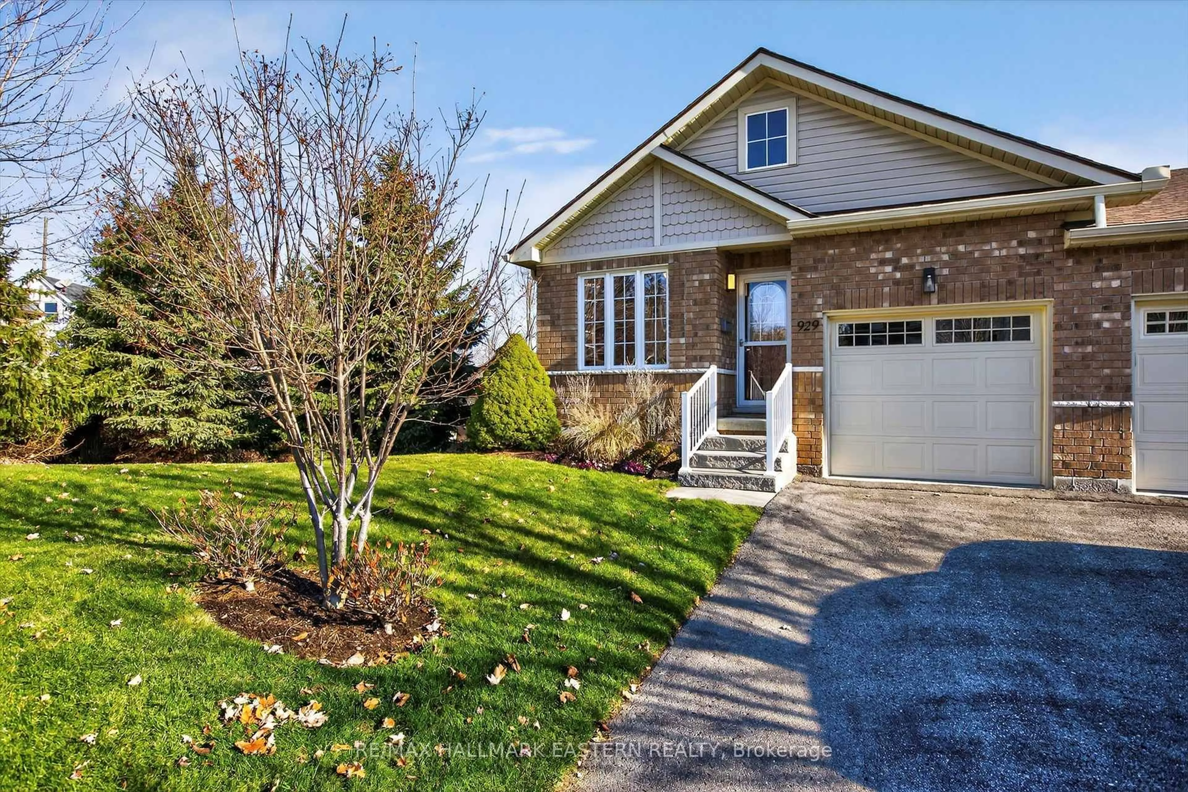 Home with brick exterior material, street for 929 Wentworth St ##1, Peterborough Ontario K9J 8R7