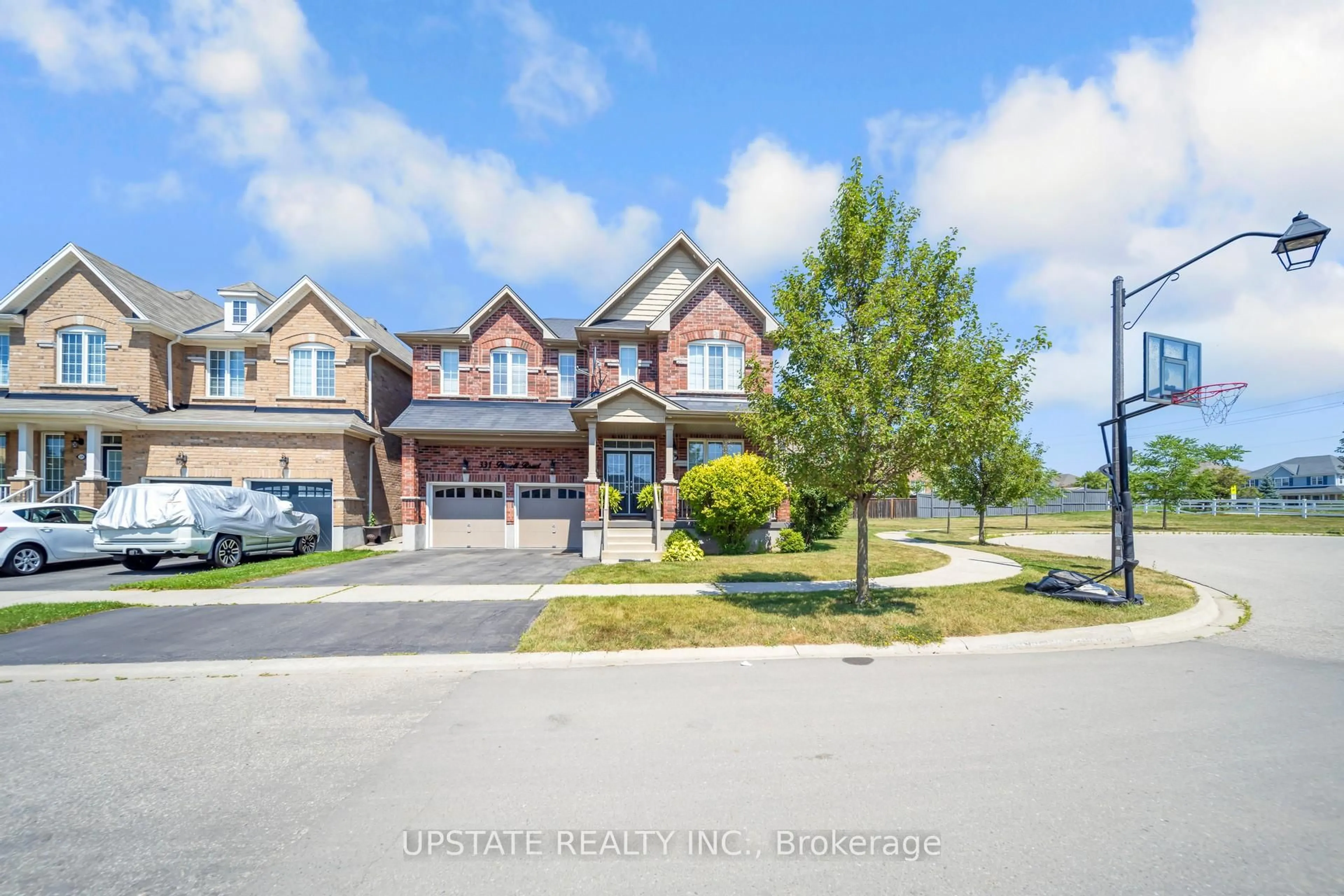 A pic from outside/outdoor area/front of a property/back of a property/a pic from drone, street for 331 Powell Rd, Brantford Ontario N3T 0J8